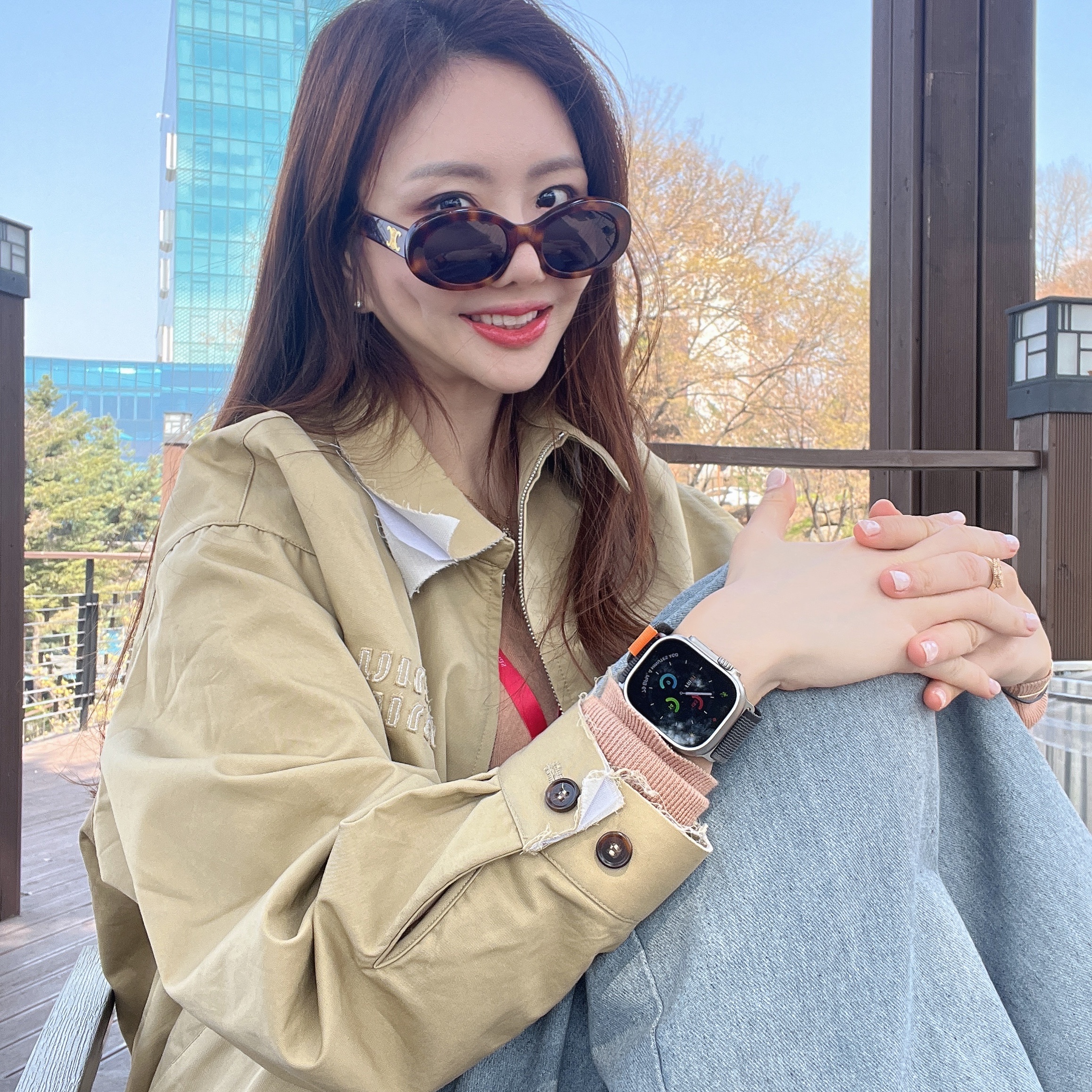 Apple Watch Ultra 49mm Titanium Case with Trail Loop S/M Black Gray (Korean Ver.) 착용 스타일 - 5