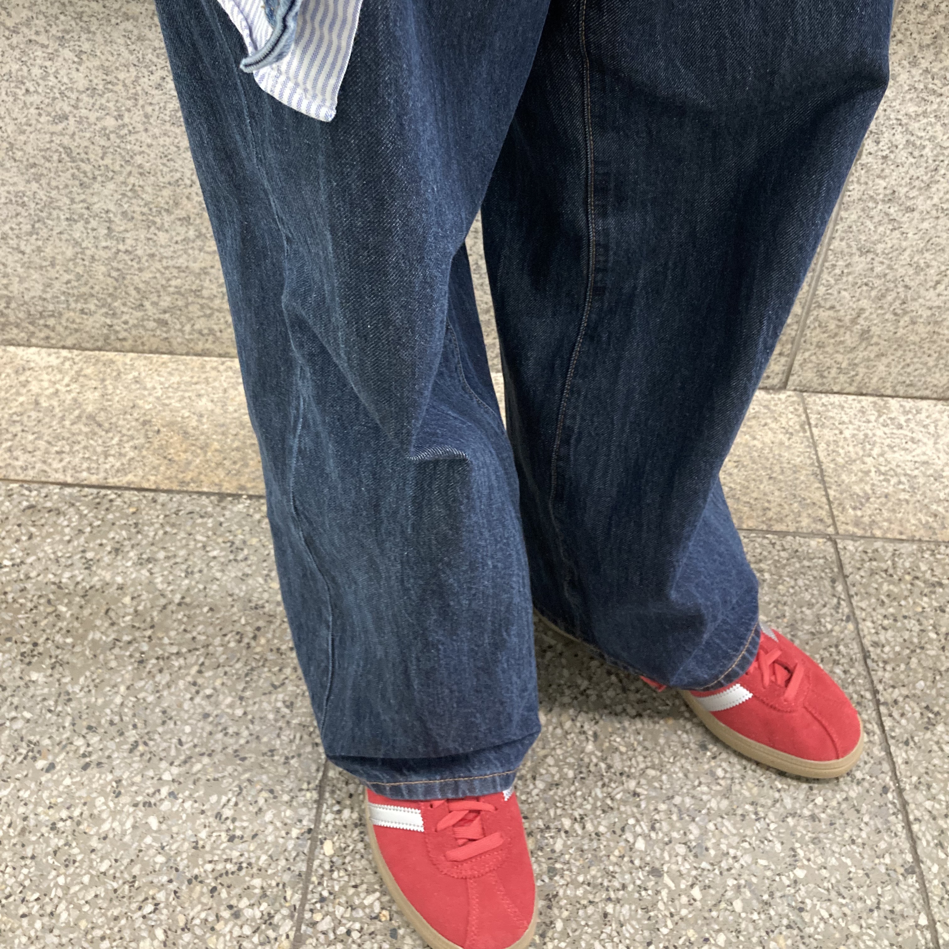 Adidas City Series Munchen Scarlet Matte Silver 착용 스타일 - 2