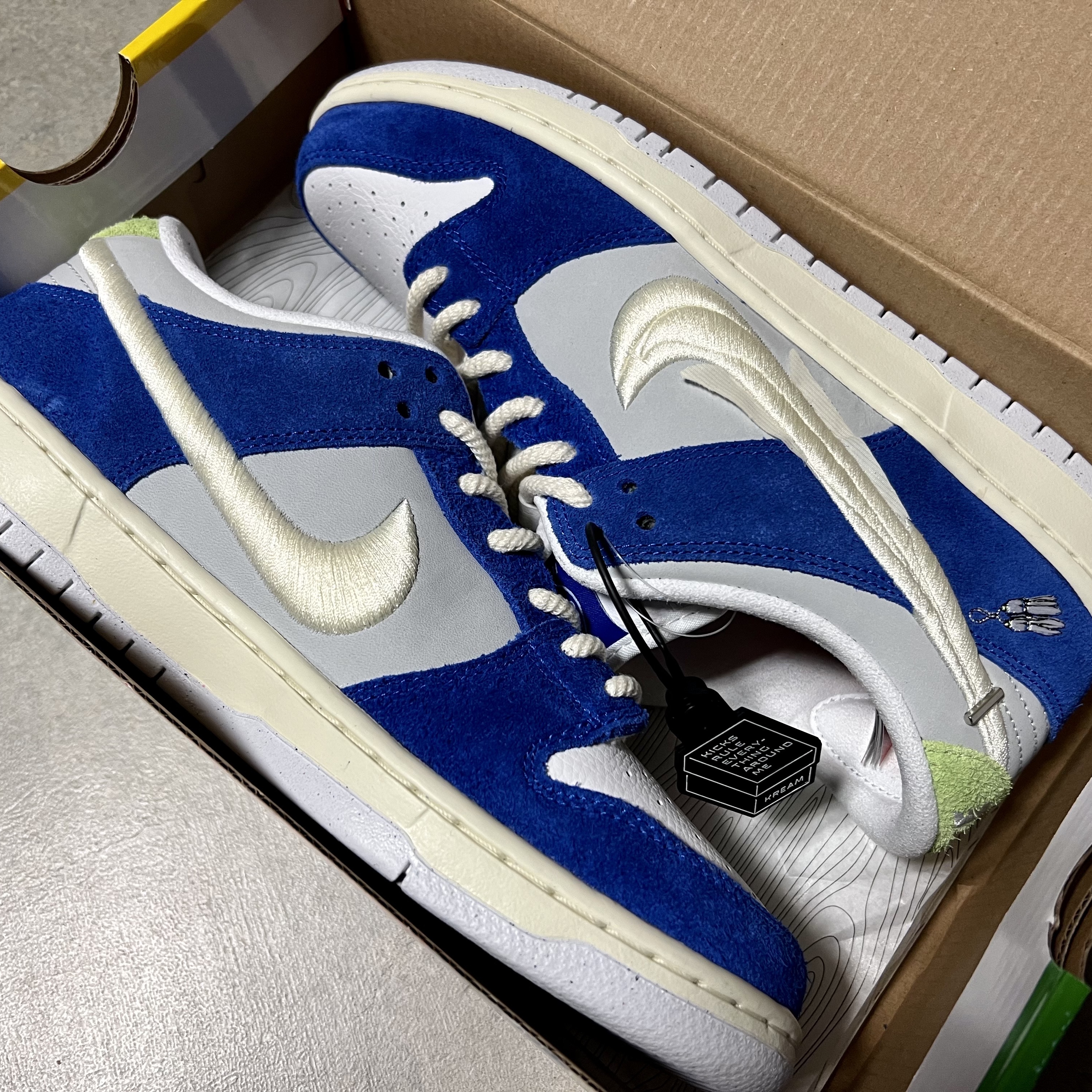 Nike x Fly Streetwear SB Dunk Low Pro Gardenia 착용 스타일