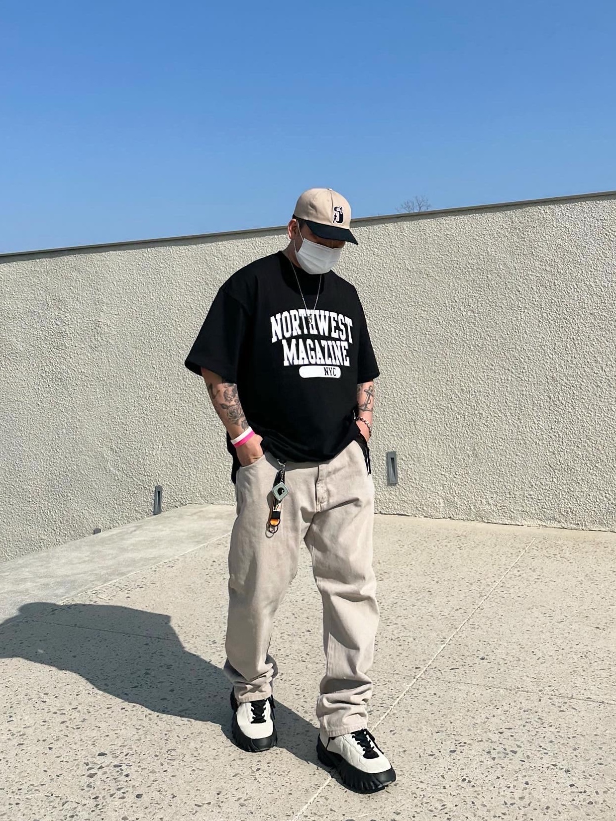 Stussy Vintage S Low Pro Cap Khaki, Oakley Factory Team x Brain Dead Chop Saw Ivory Black 착용 스타일 - 1
