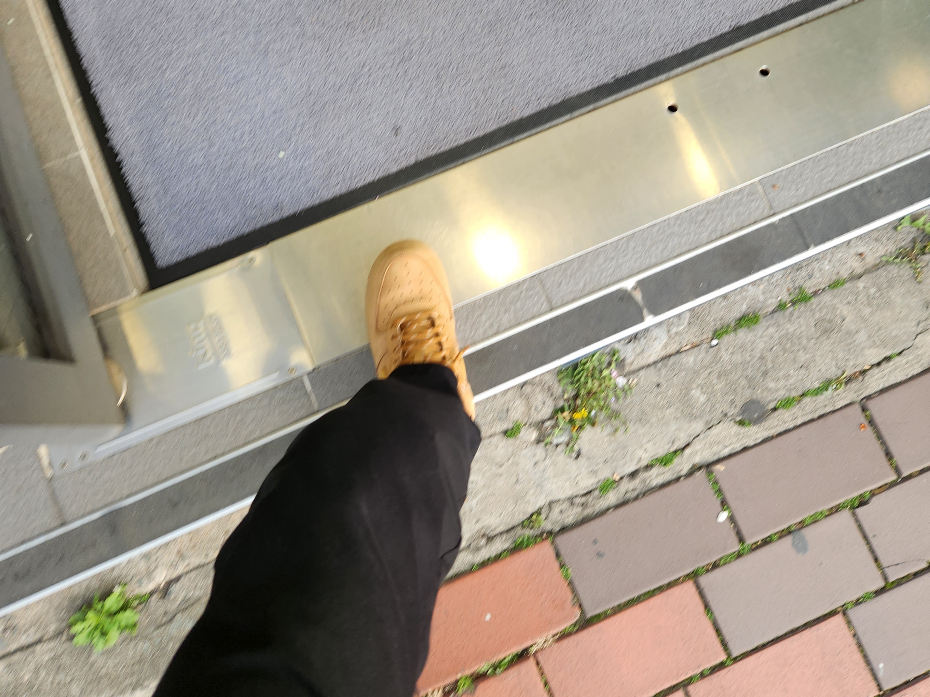 Nike Air Force 1 '07 WB Flax 착용 스타일