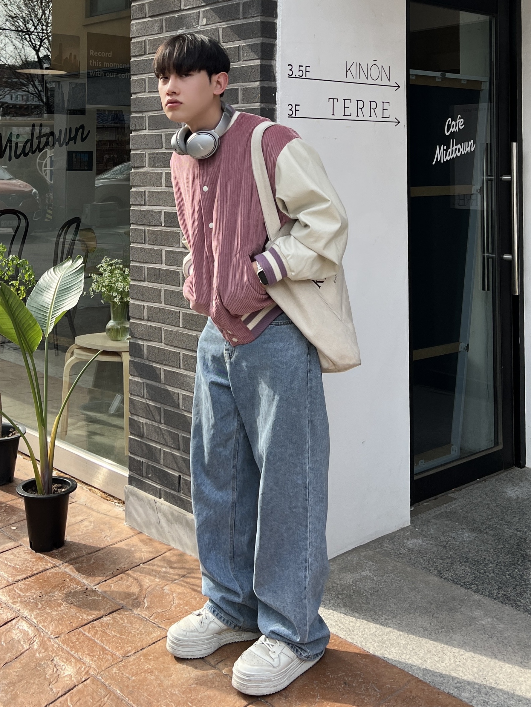 (W) Adidas Triple Platforum Hi Off White 착용 스타일 - 1