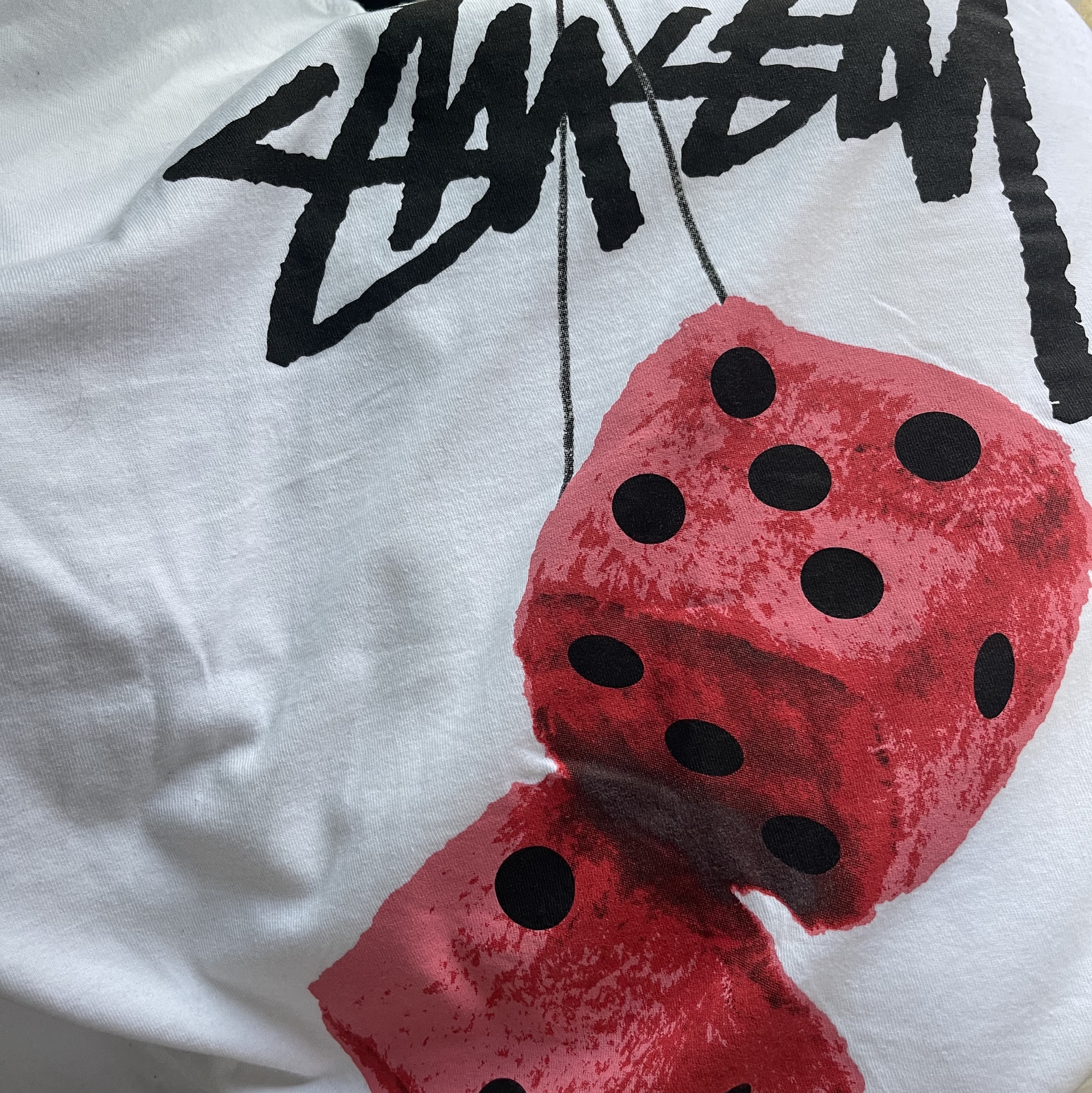 Stussy Fuzzy Dice T-Shirt White 착용 스타일