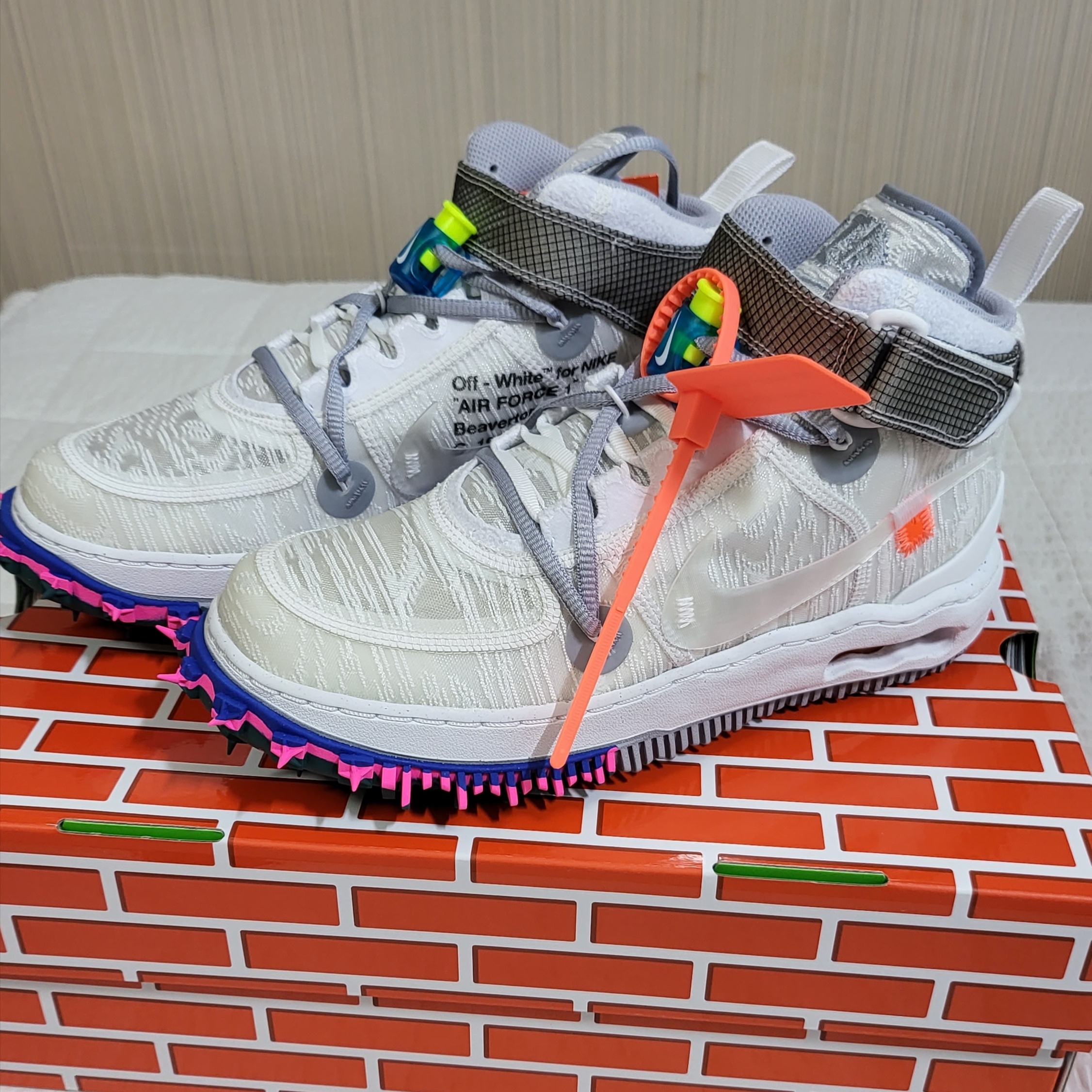 Nike x Off-White Air Force 1 Mid SP White 착용 스타일
