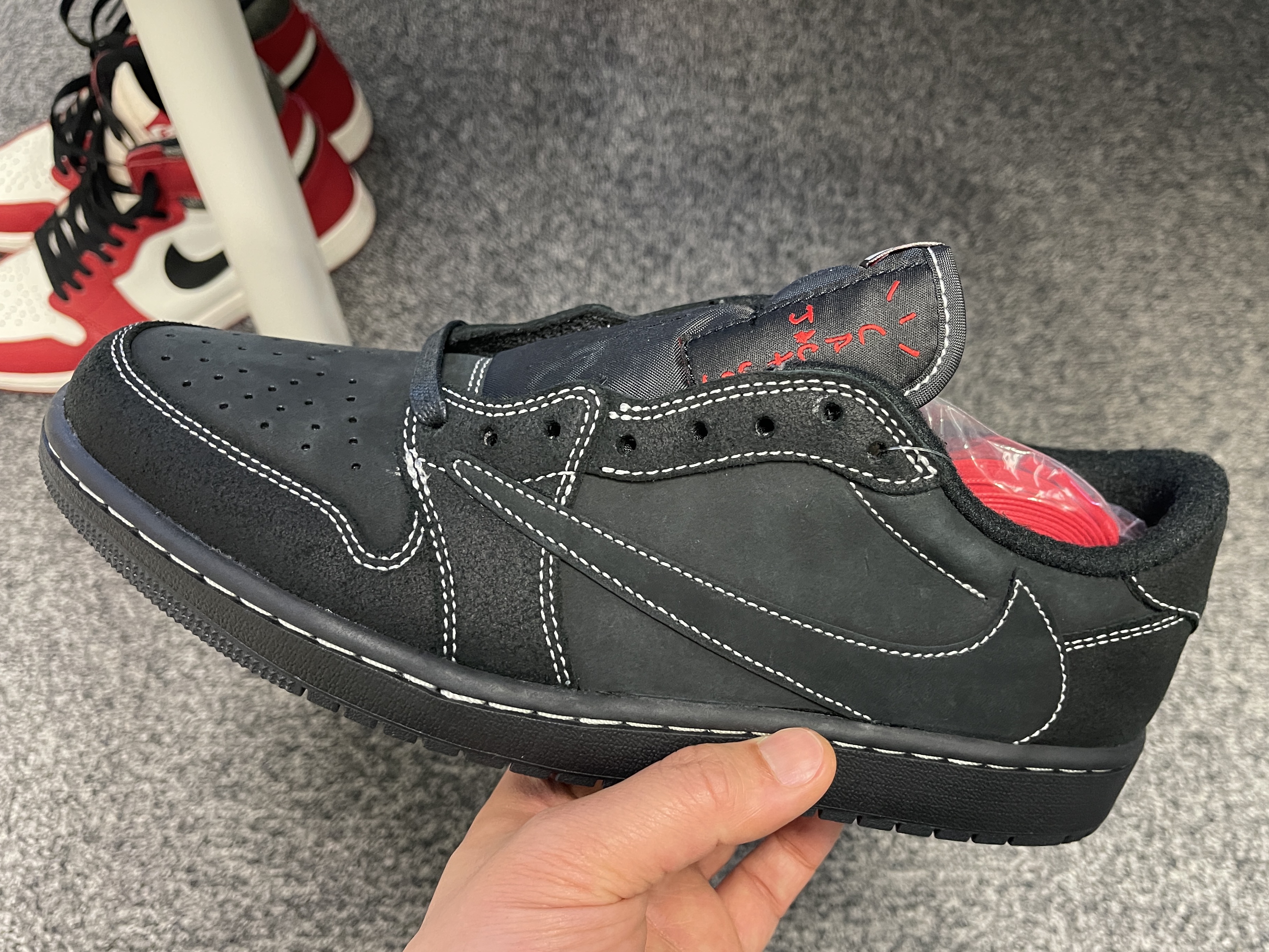 Jordan 1 x Travis Scott Retro Low OG SP Black Phantom 착용 스타일 - 1