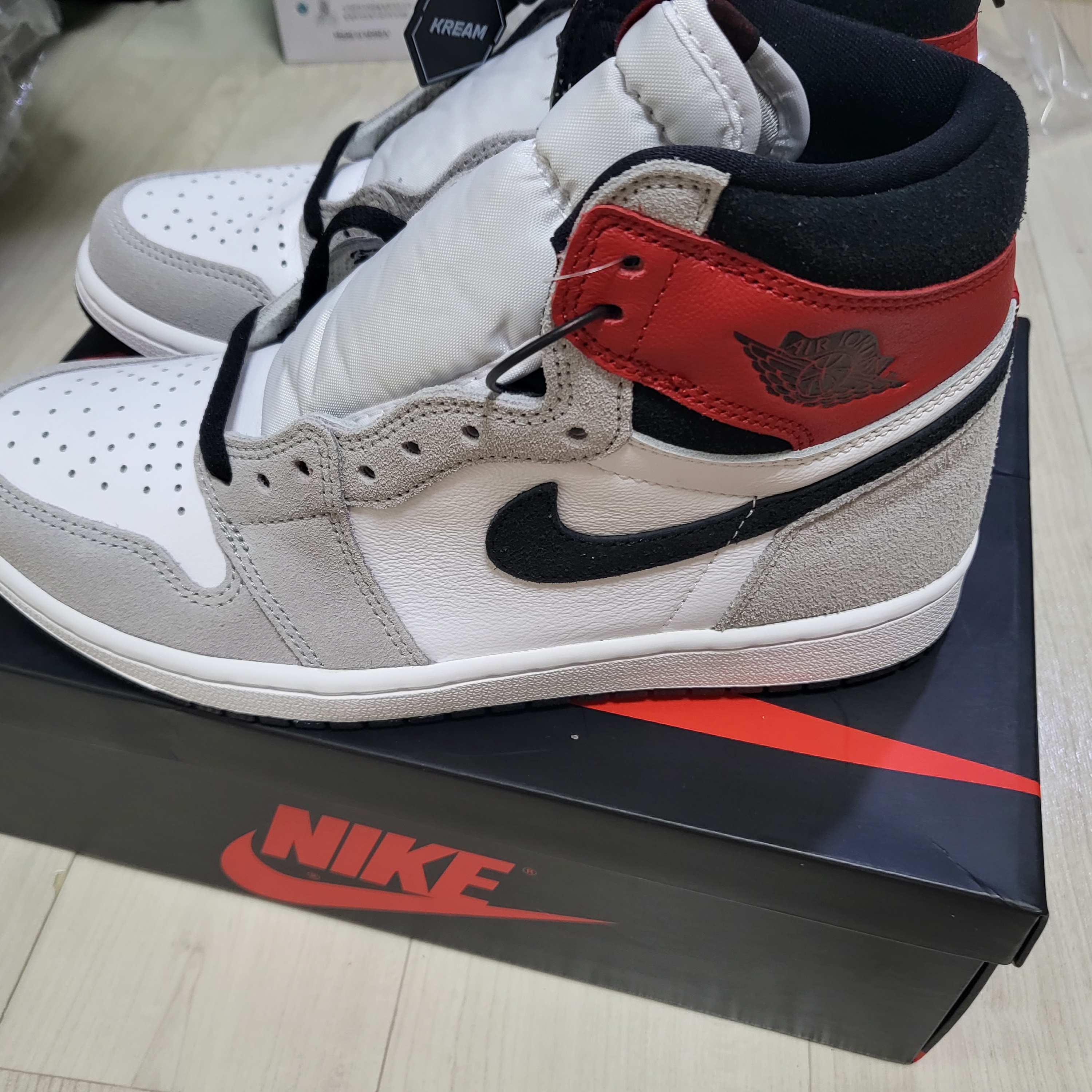 Jordan 1 Retro High OG Light Smoke Grey 착용 스타일