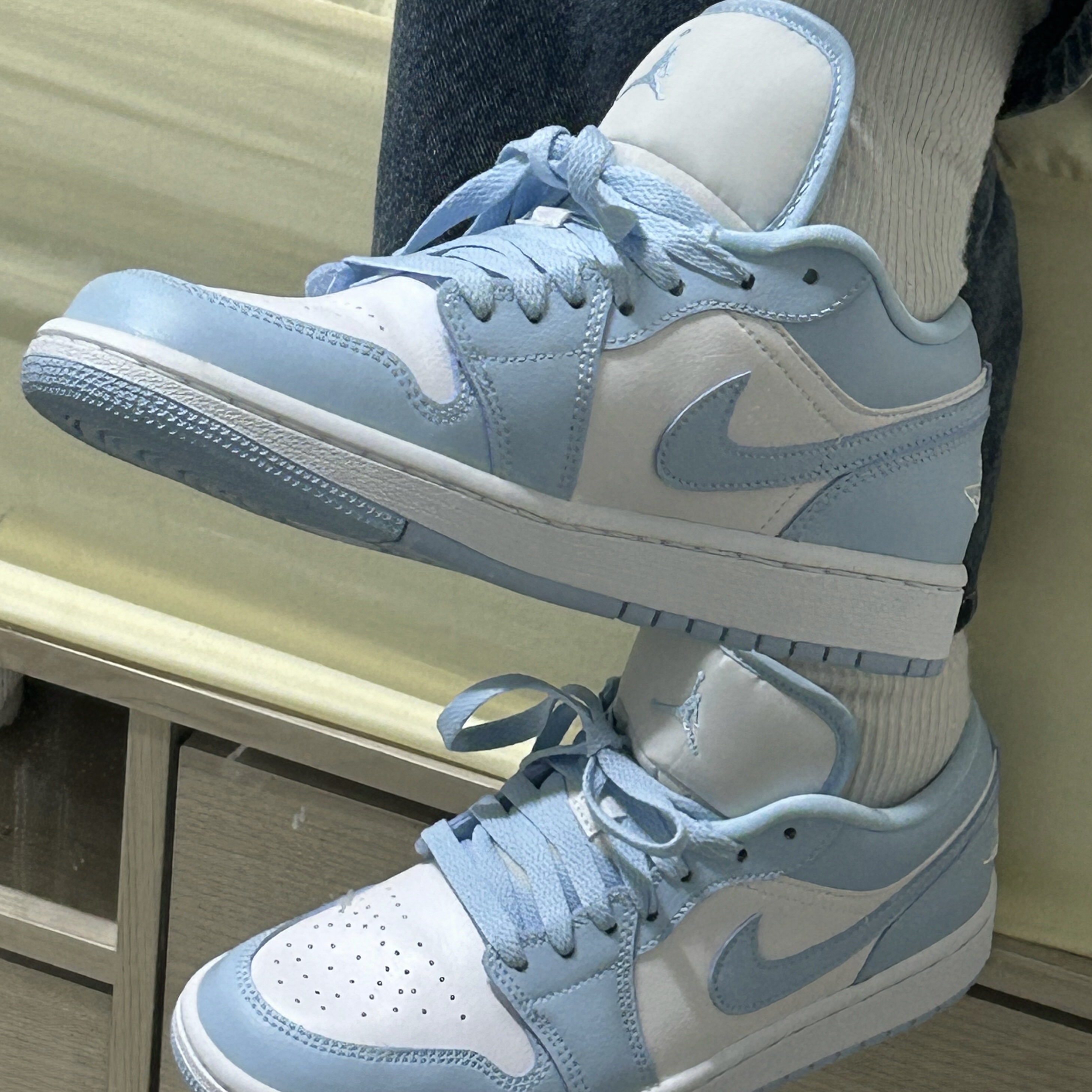 (W) Jordan 1 Low White Ice Blue 착용 스타일