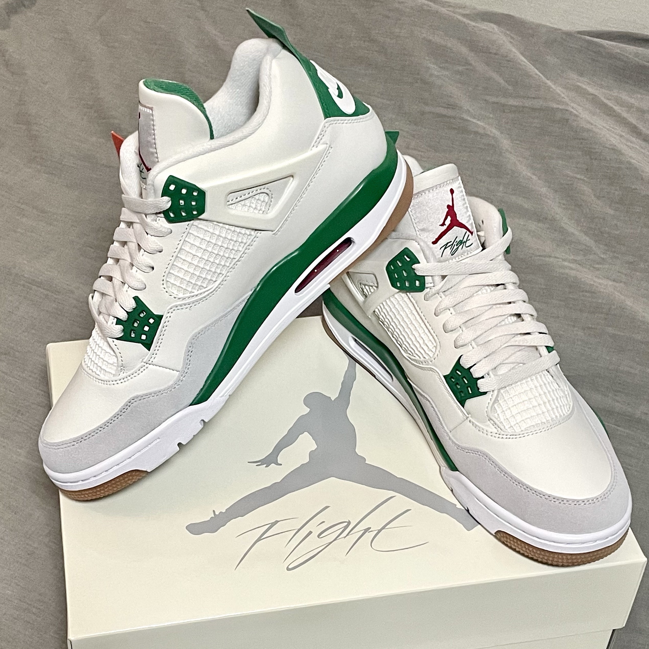Jordan 4 x Nike SB Retro SP Pine Green 착용 스타일