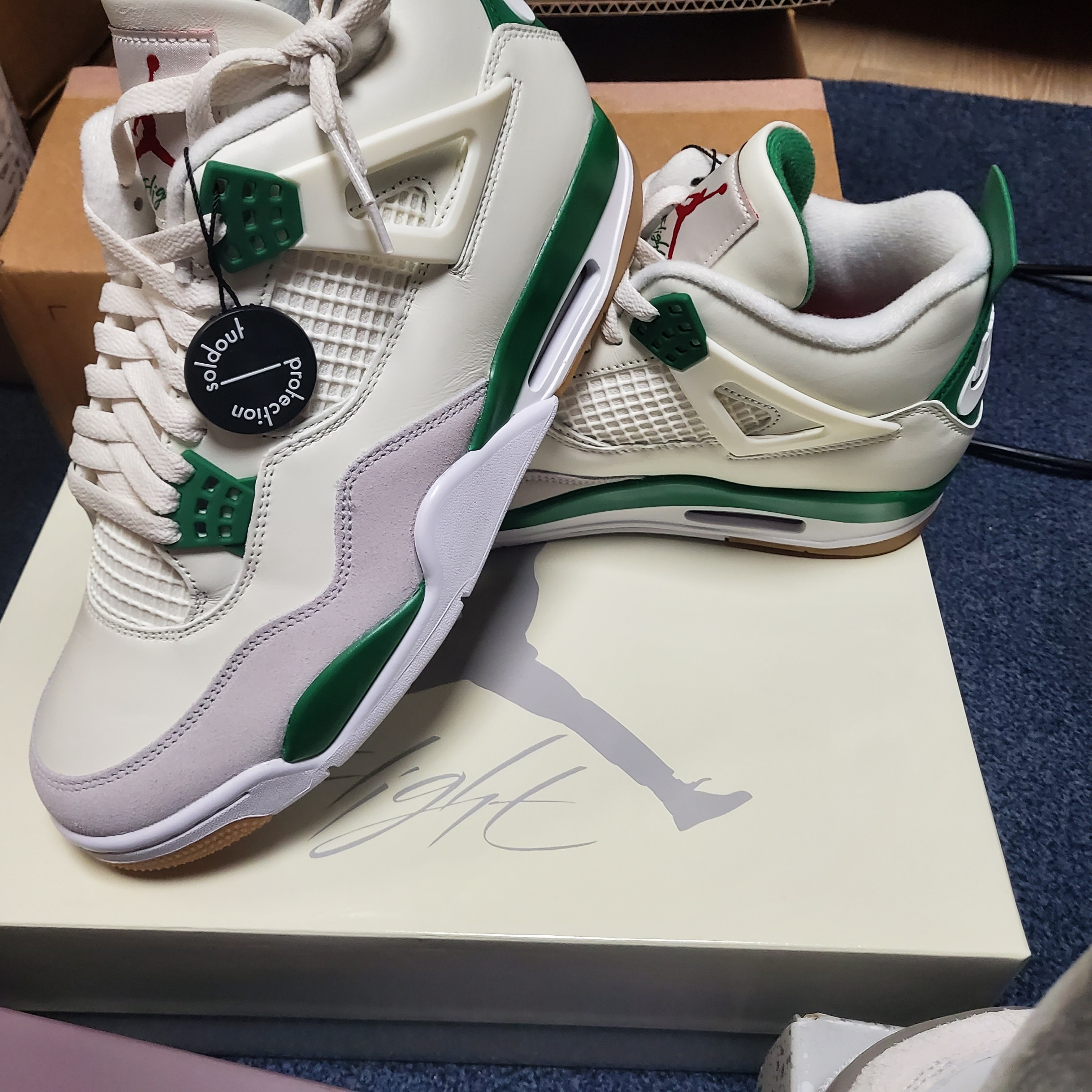 Jordan 4 x A Ma Maniere Retro Violet Ore, Jordan 4 x Nike SB Retro SP Pine Green 착용 스타일 - 2