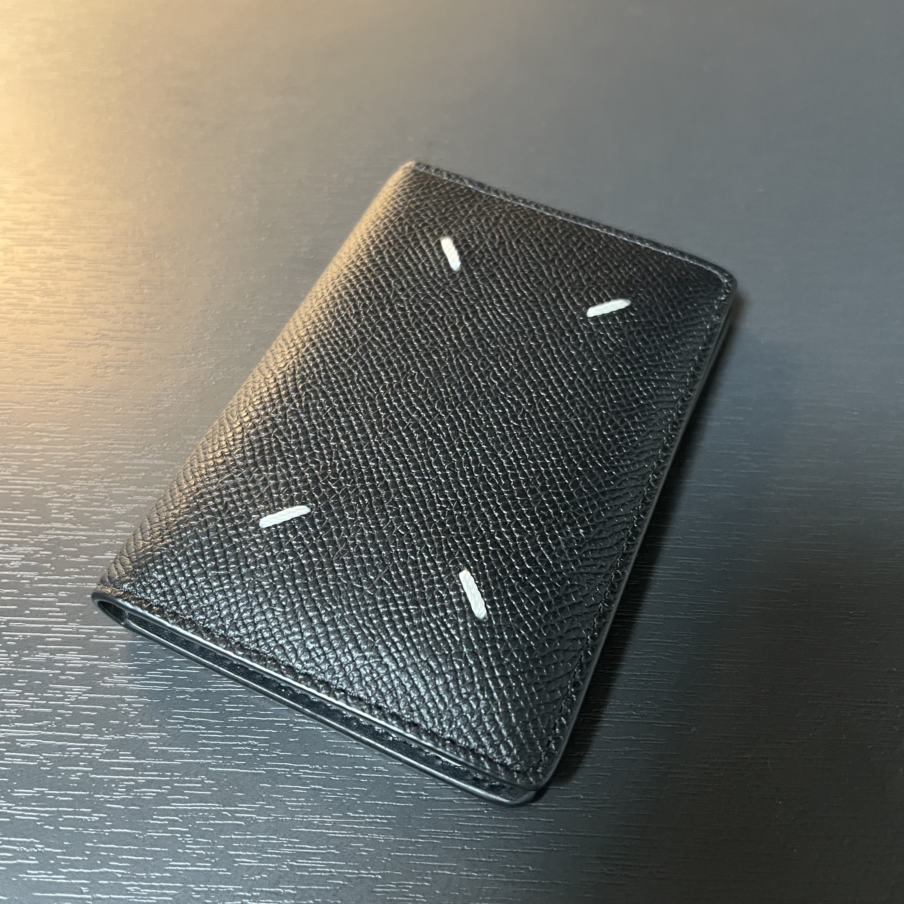 Maison Margiela Leather Bi-Fold Card Holder Black 착용 스타일
