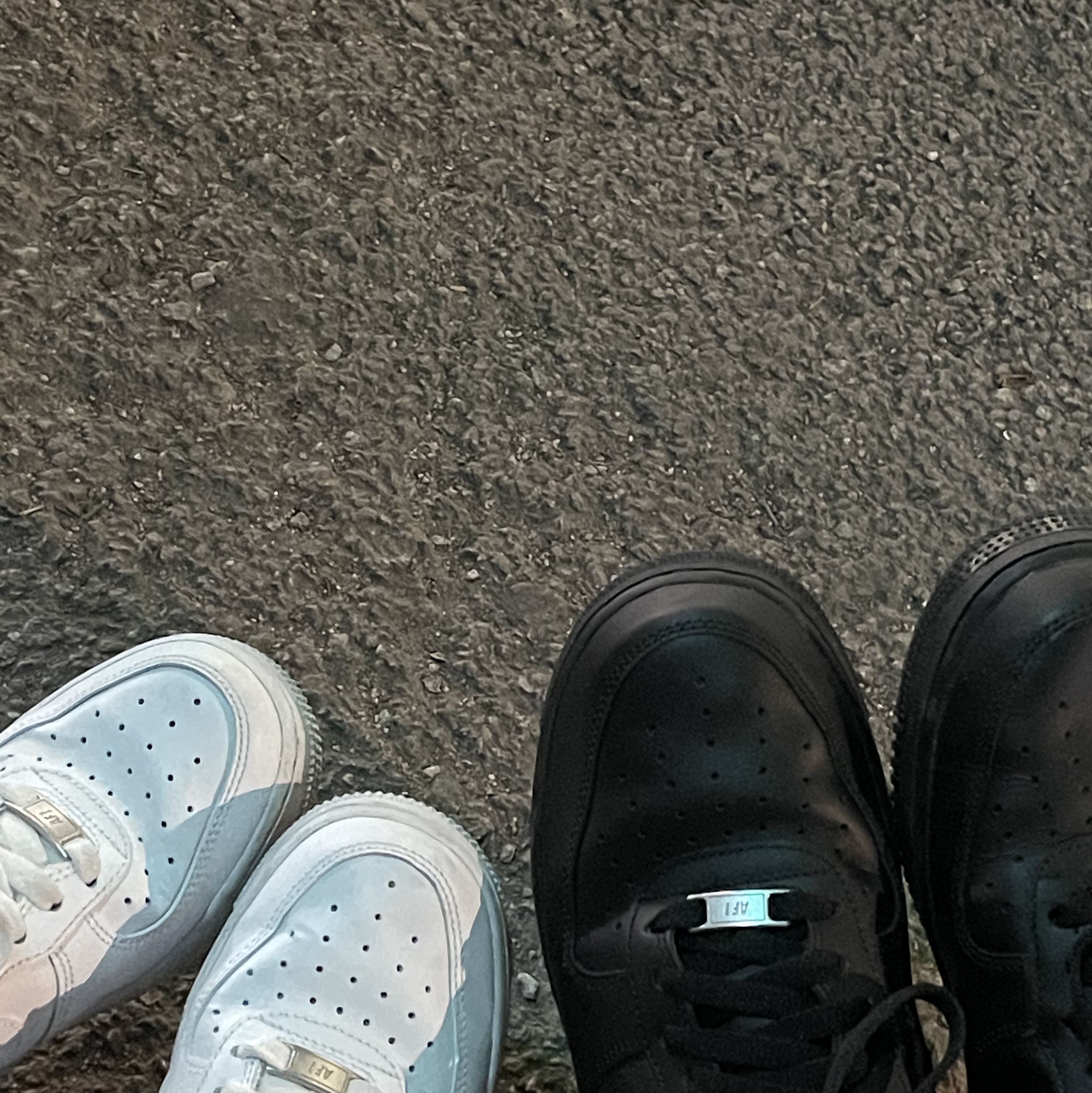 Nike Air Force 1 '07 Low Triple Black, (W) Nike Air Force 1 '07 Low White 착용 스타일
