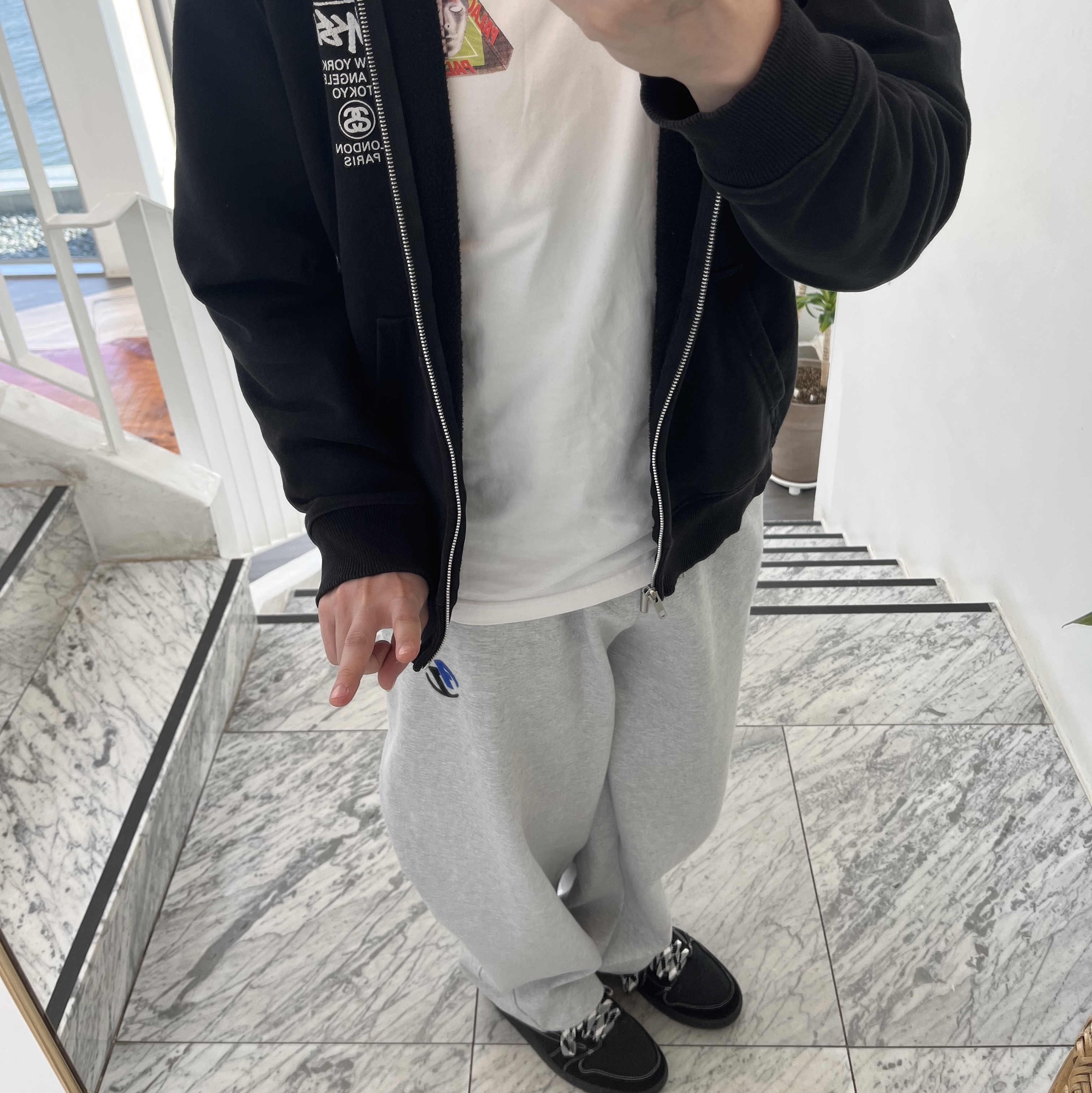 Stussy World Tour Zip Hoodie Black 2021, Palace Tri-Bury T-Shirt White - 19SS 착용 스타일