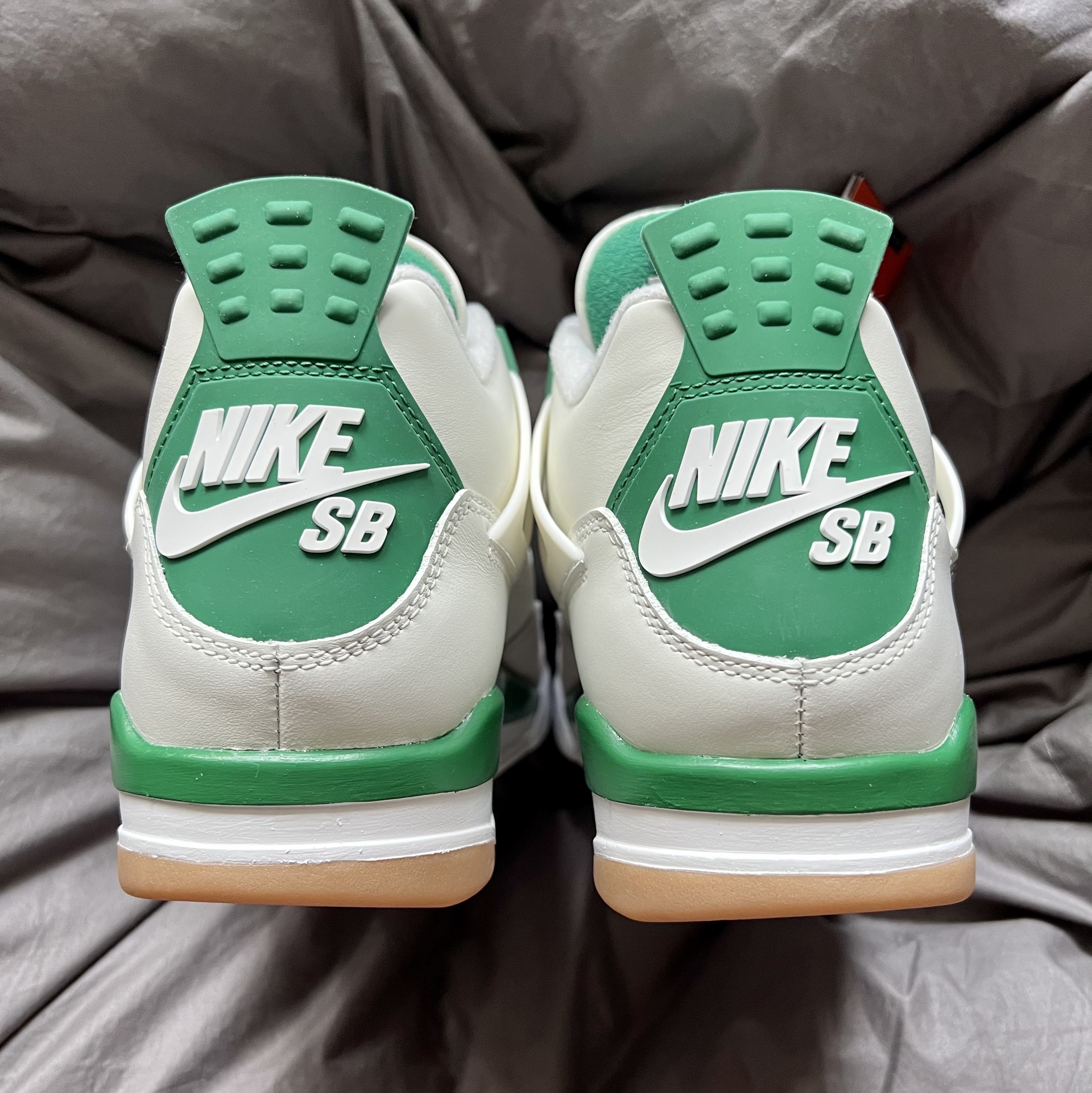 Jordan 4 x Nike SB Retro SP Pine Green 착용 스타일 - 2