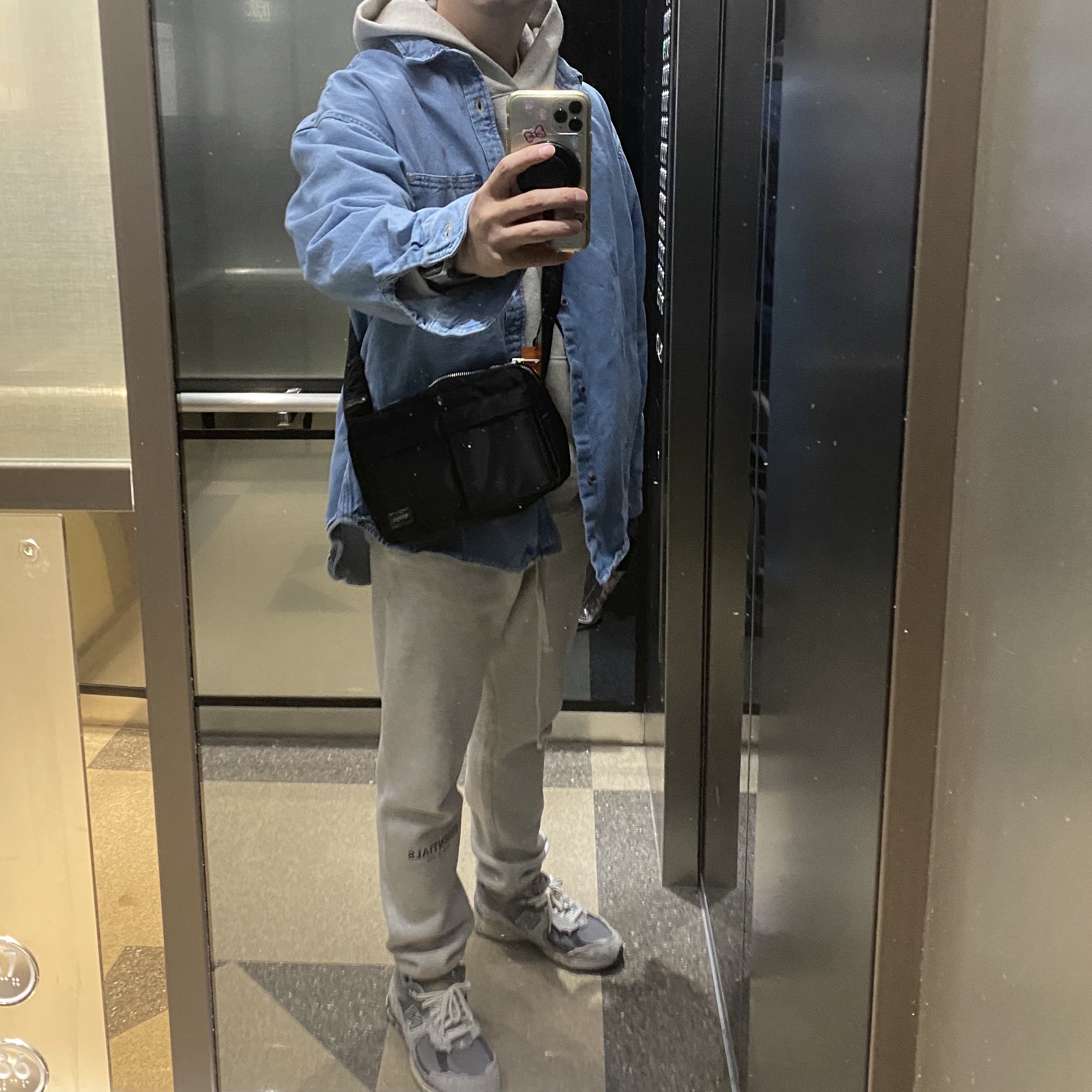 Porter Tanker Shoulder Bag S Black, New Balance 2002R Protection Pack Rain Cloud 착용 스타일