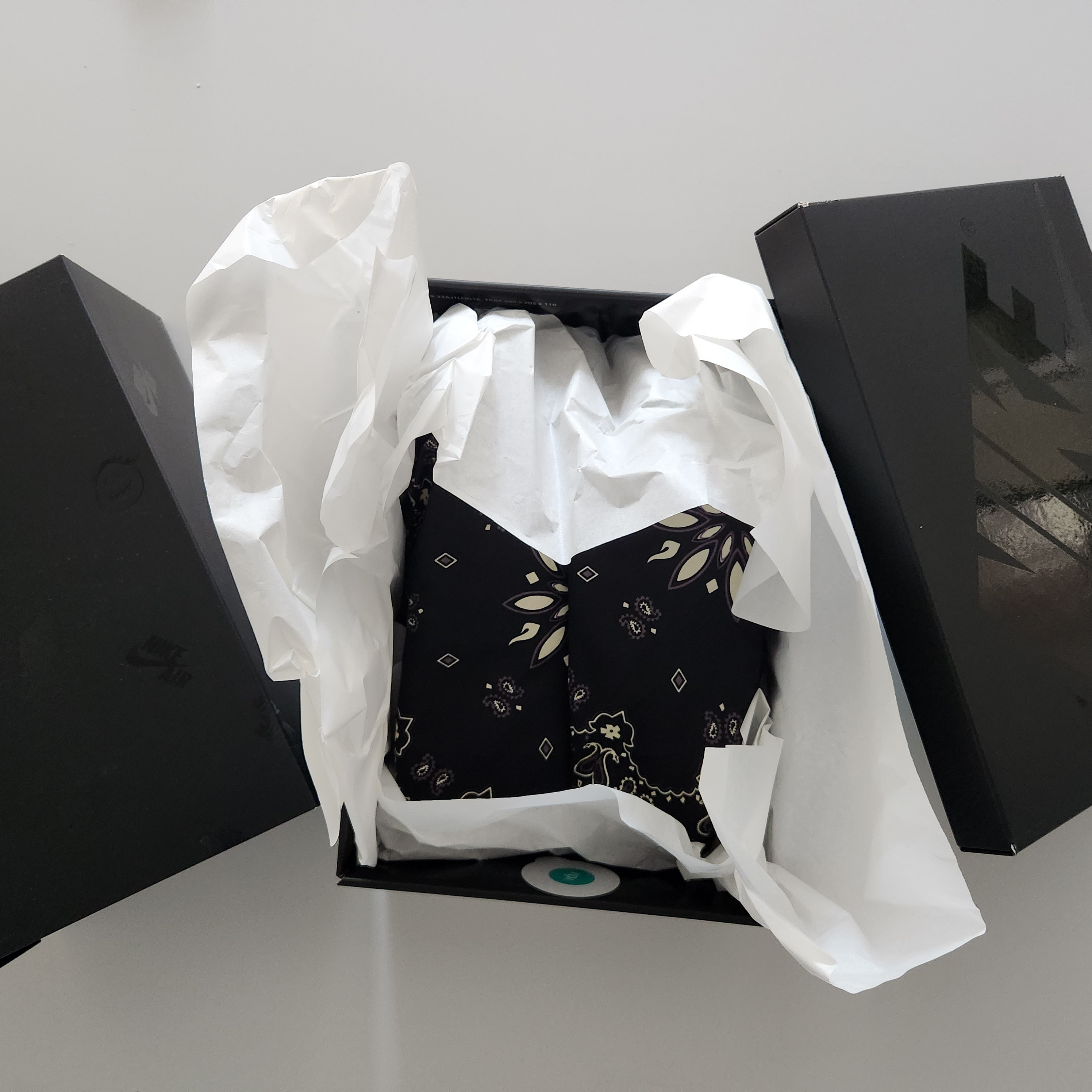 Jordan 1 x Travis Scott Retro Low OG SP Black Phantom 착용 스타일 - 2