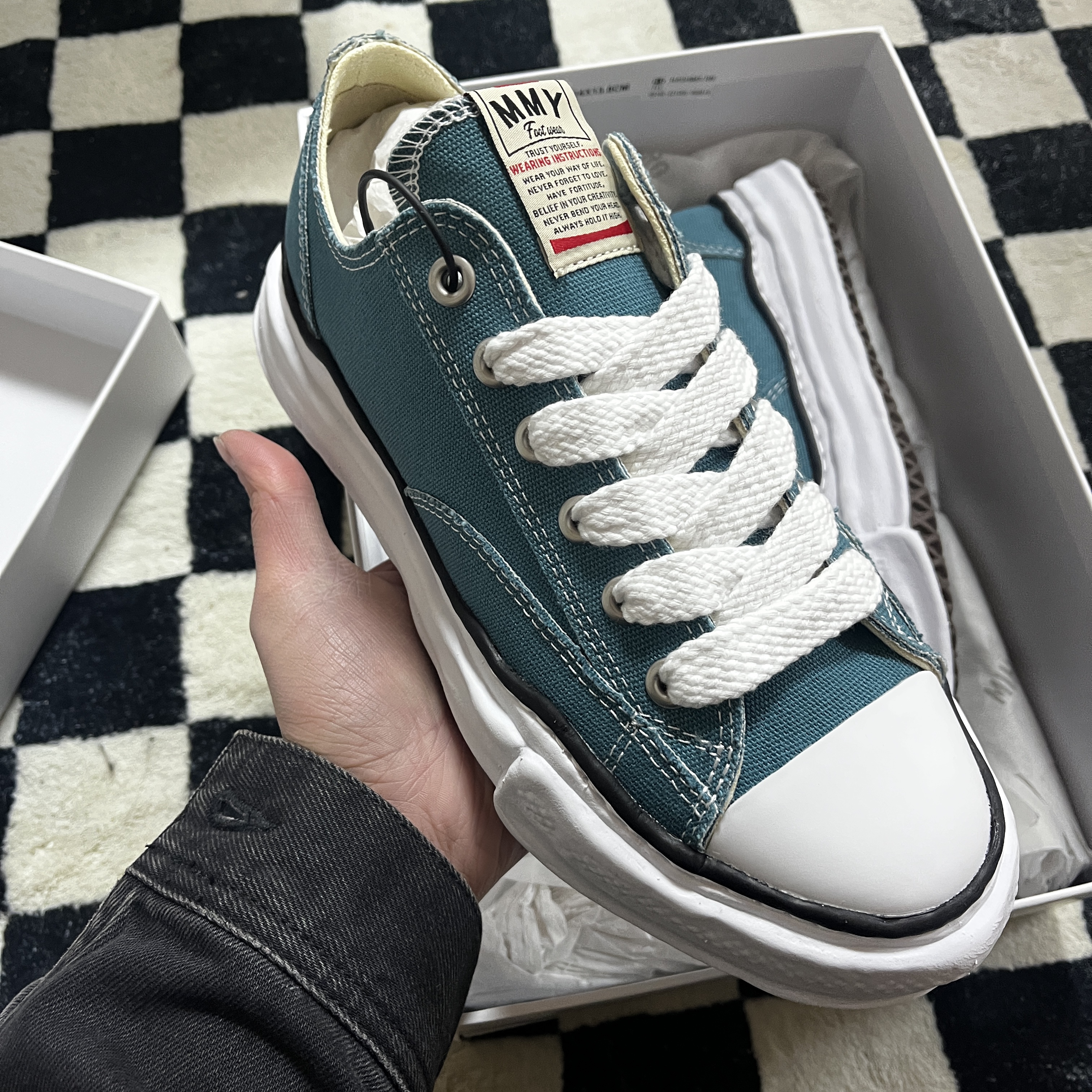 Maison Mihara Yasuhiro Peterson OG Sole Canvas Low Sneakers Blue 착용 스타일 - 3