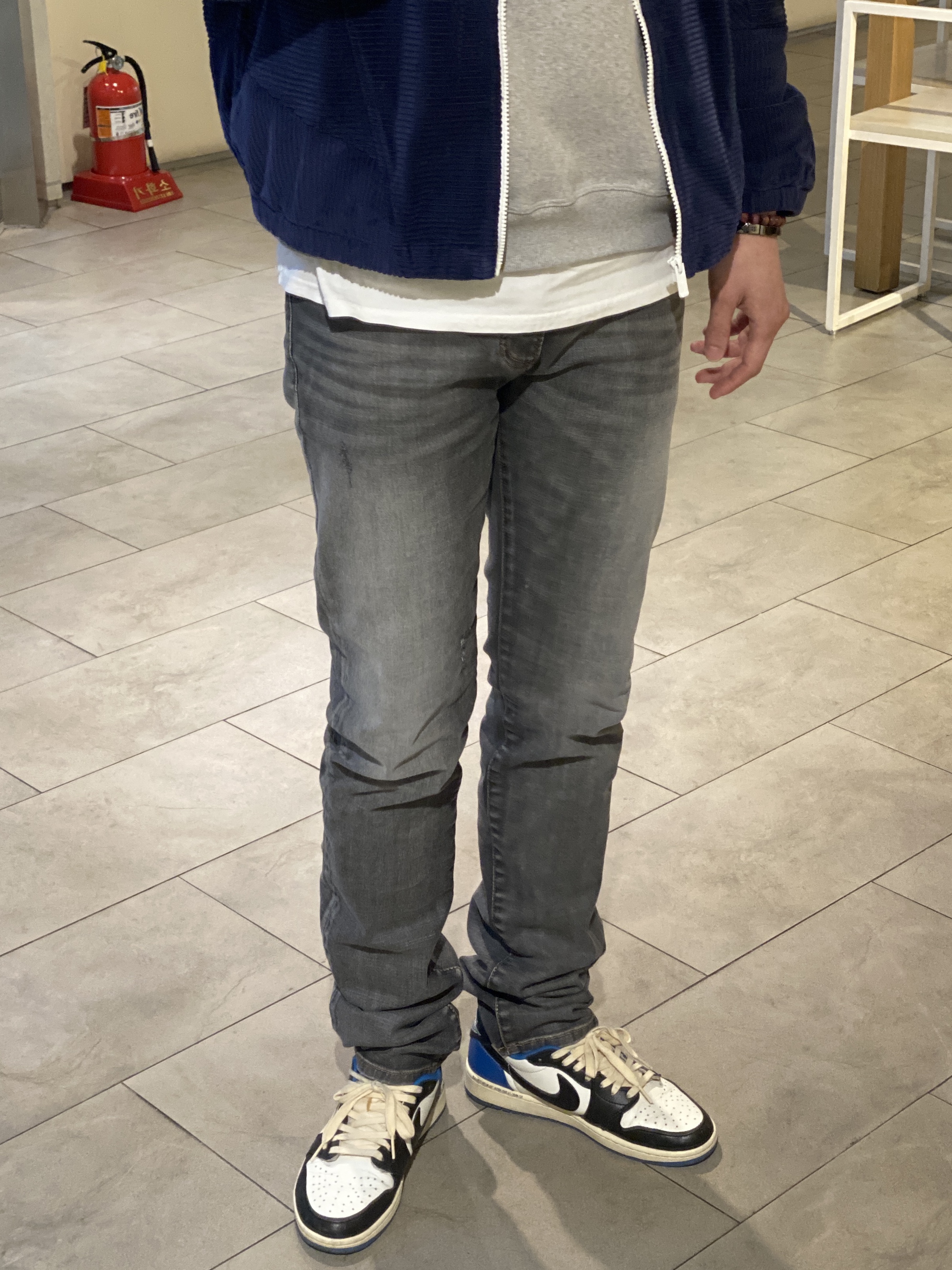 Undermycar Legion.03 Slim Fit Blue Stitch Washed Jeans Washed Gray 착용 스타일