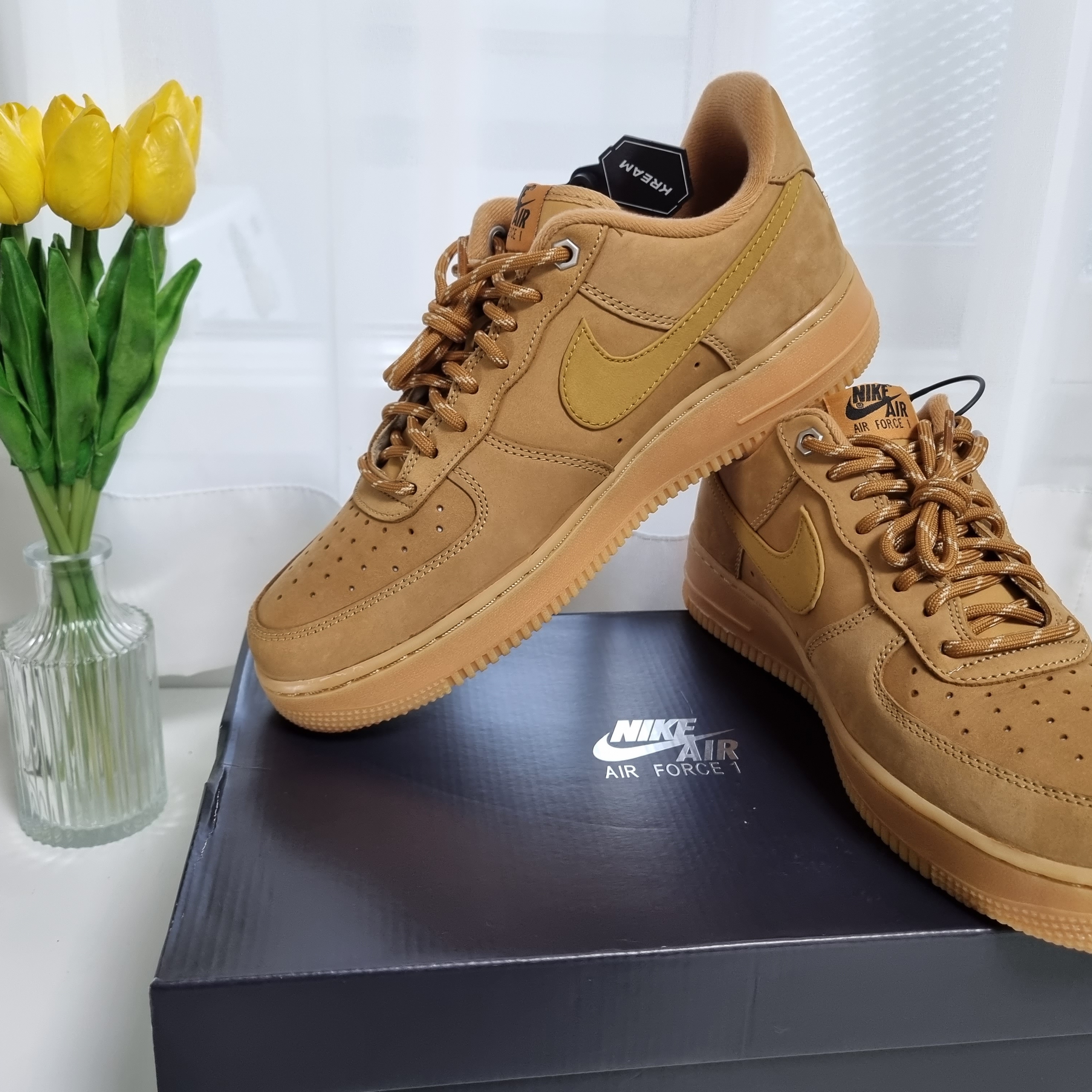 Nike Air Force 1 '07 WB Flax 착용 스타일