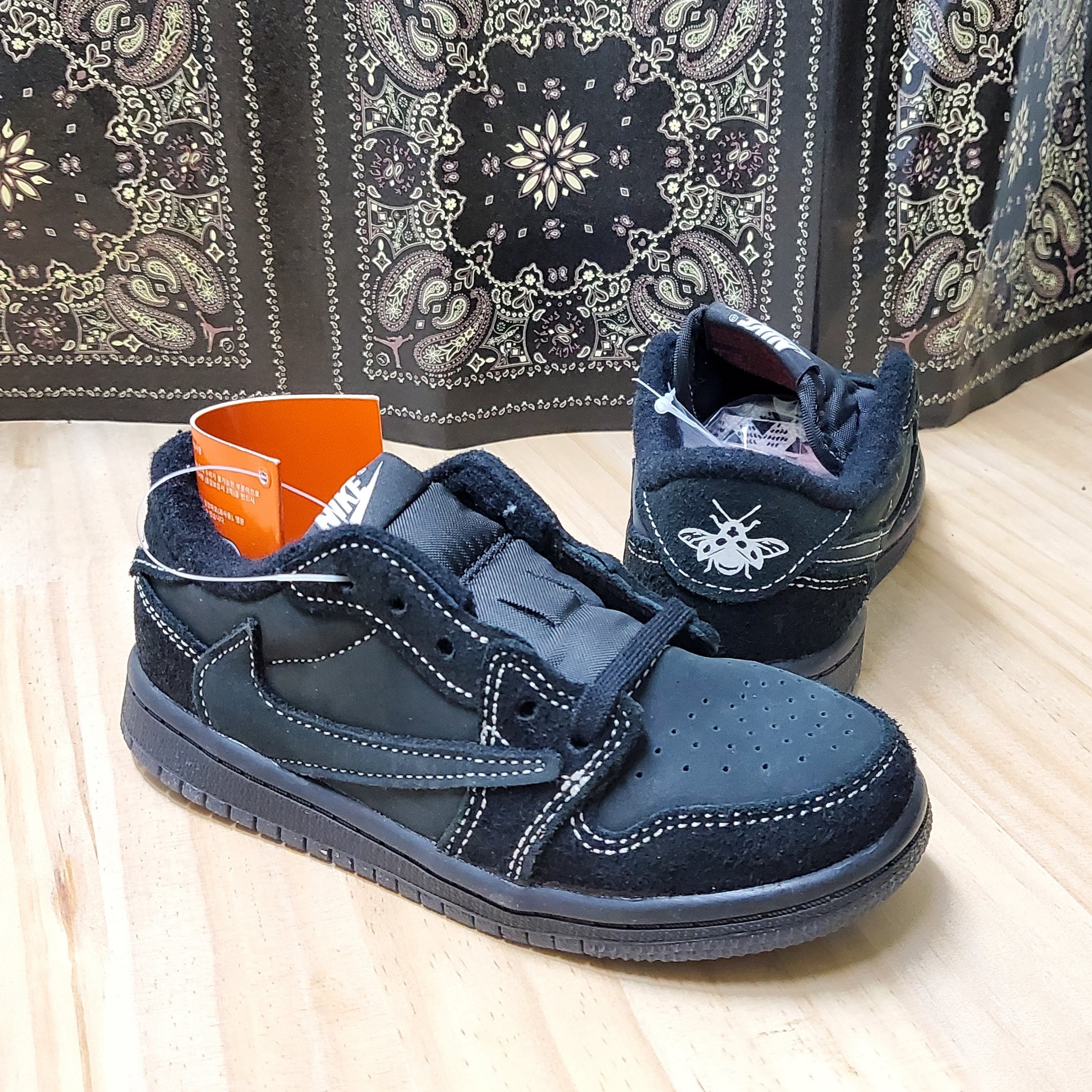 (TD) Jordan 1 x Travis Scott Retro Low OG SP Black Phantom 착용 스타일