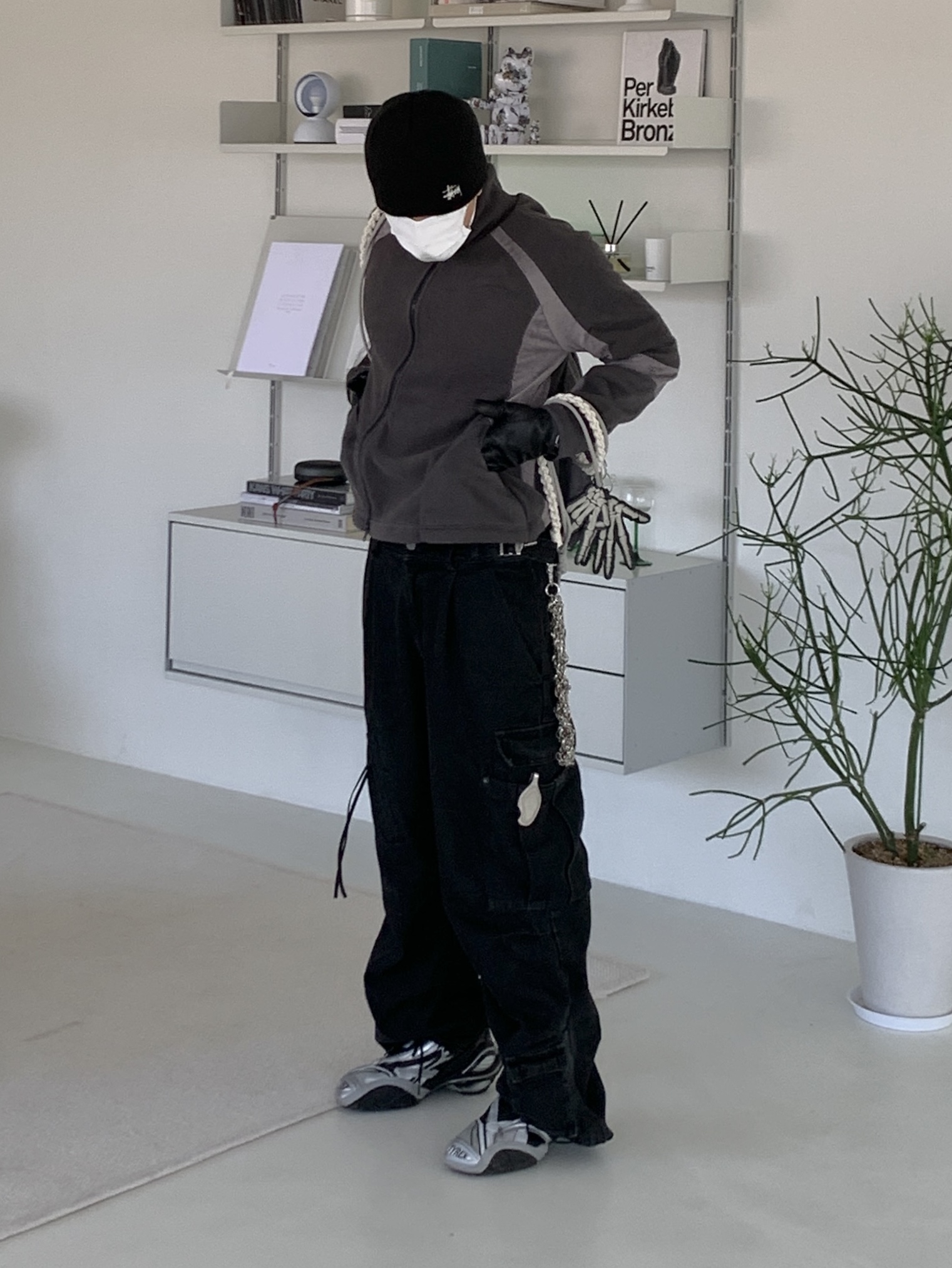 Stussy Basic Skullcap Beanie Black, Balenciaga Tyrex Sneakers Black Grey 착용 스타일 - 1
