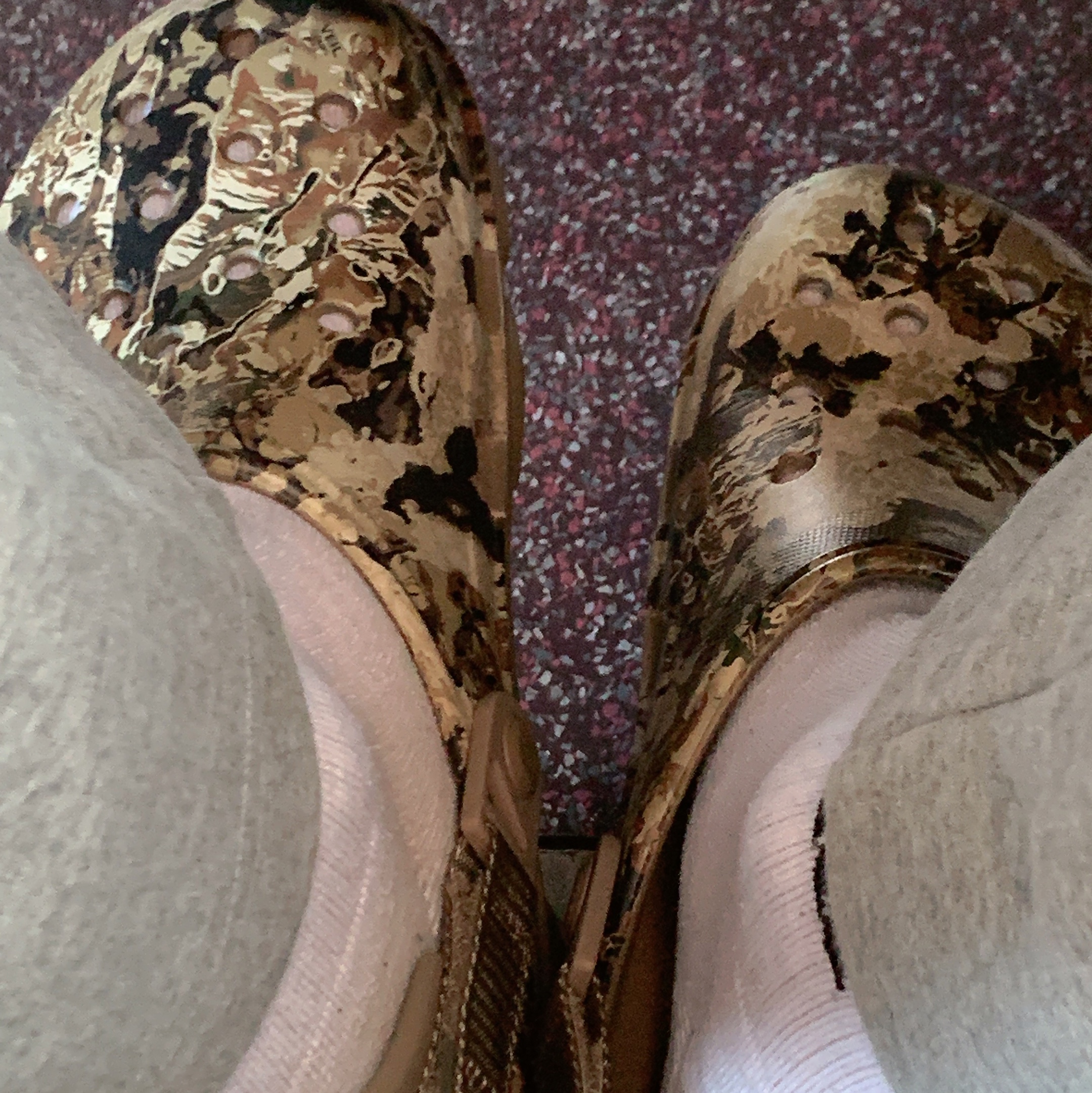 Crocs All Terrain Clog Espresso 착용 스타일