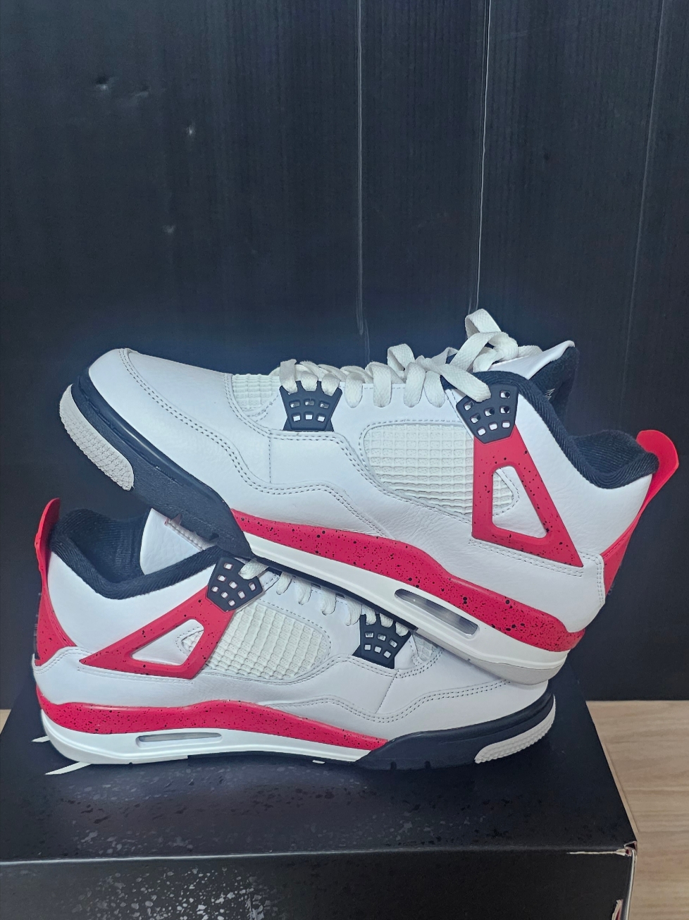 Jordan 4 Retro Red Cement 착용 스타일 - 3