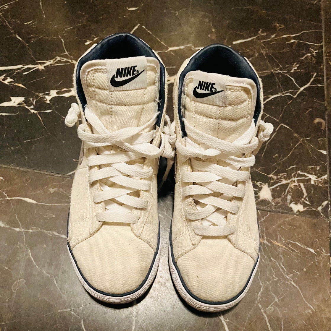 x Nike