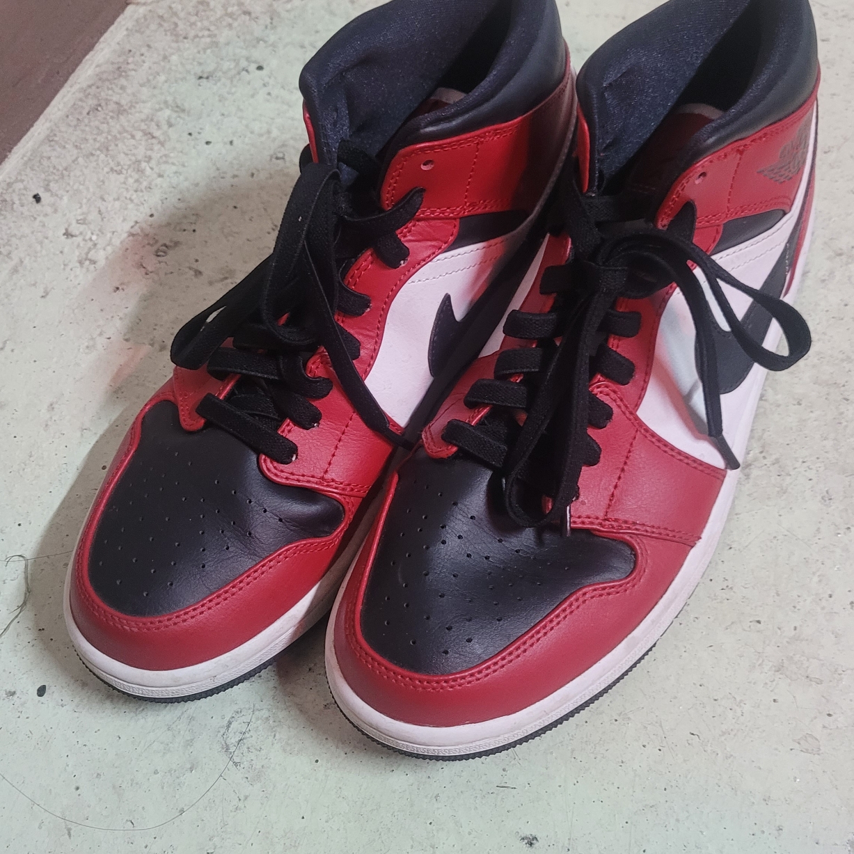 Jordan 1 Mid Chicago Black Toe 착용 스타일