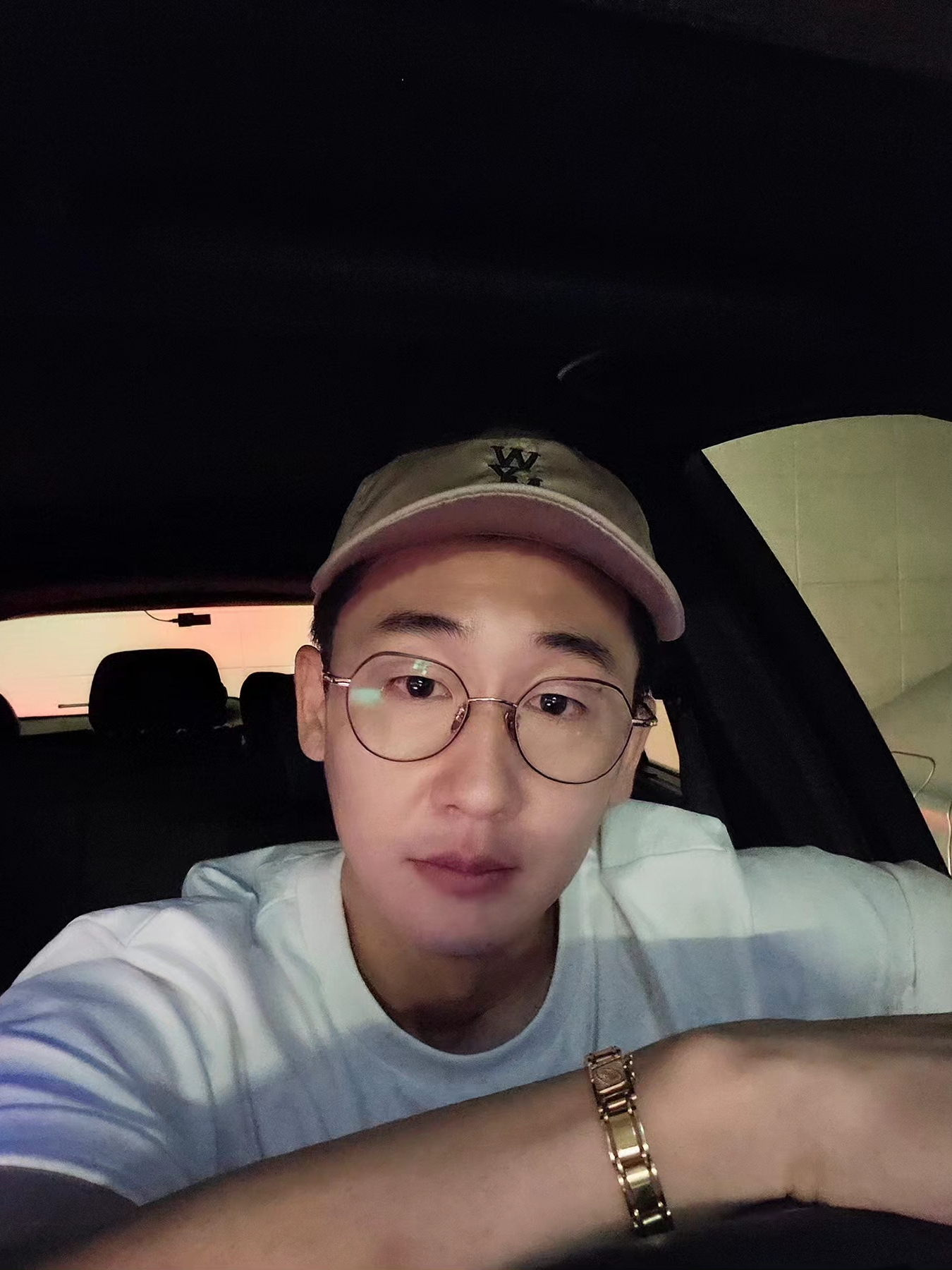 Wooyoungmi Frame Back Logo T-Shirt White - 23SS, Wooyoungmi Black Logo Nylon Ball Cap Beige - 22SS 착용 스타일 - 2