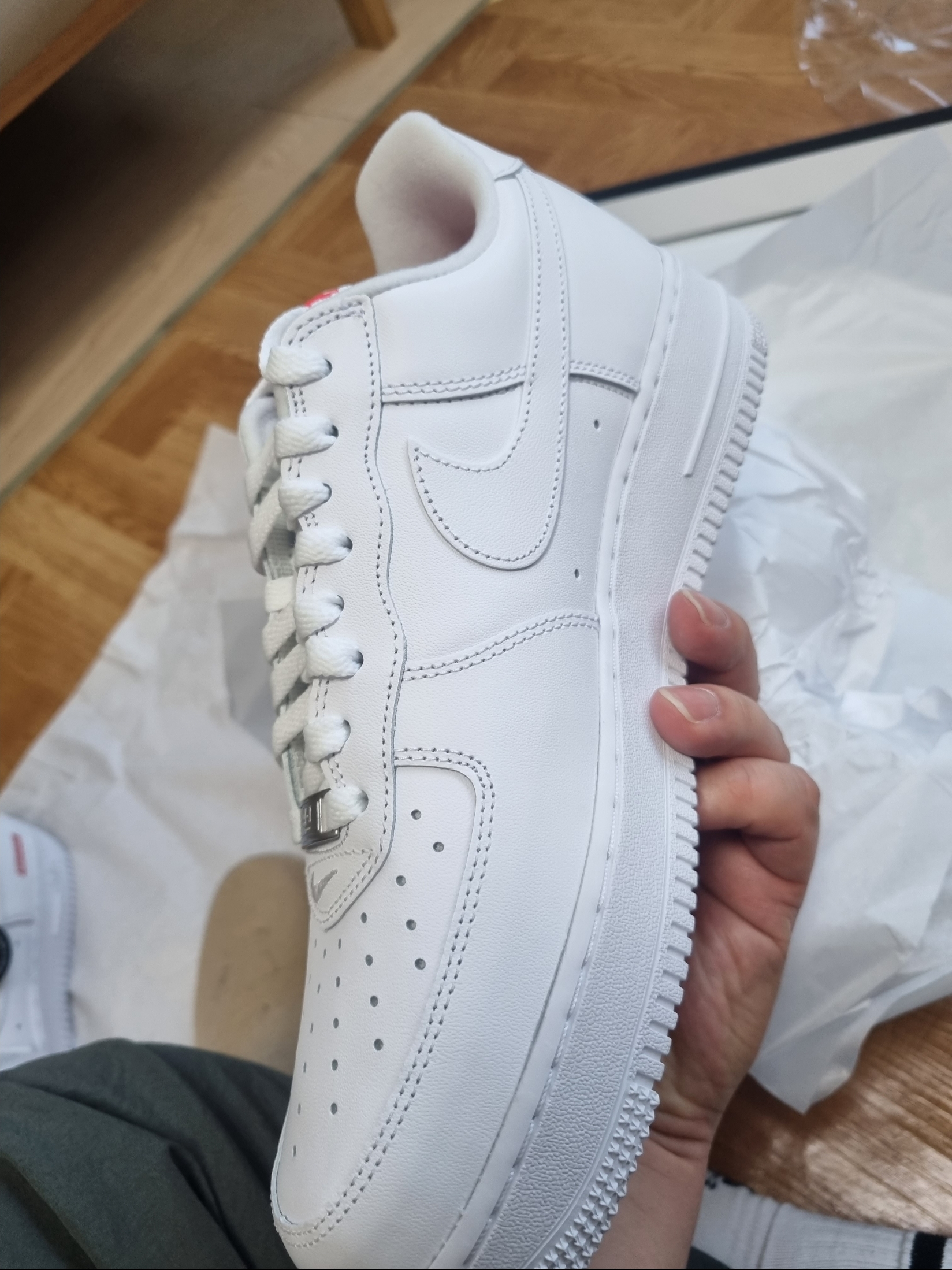 Nike x Supreme Air Force 1 Low White 착용 스타일 - 2