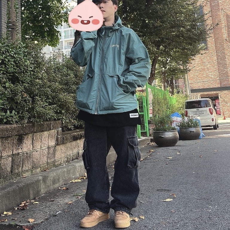 Stussy Wave Dye Beach Shell Jacket Atlantic, Nike Air Force 1 '07 WB Flax 착용 스타일