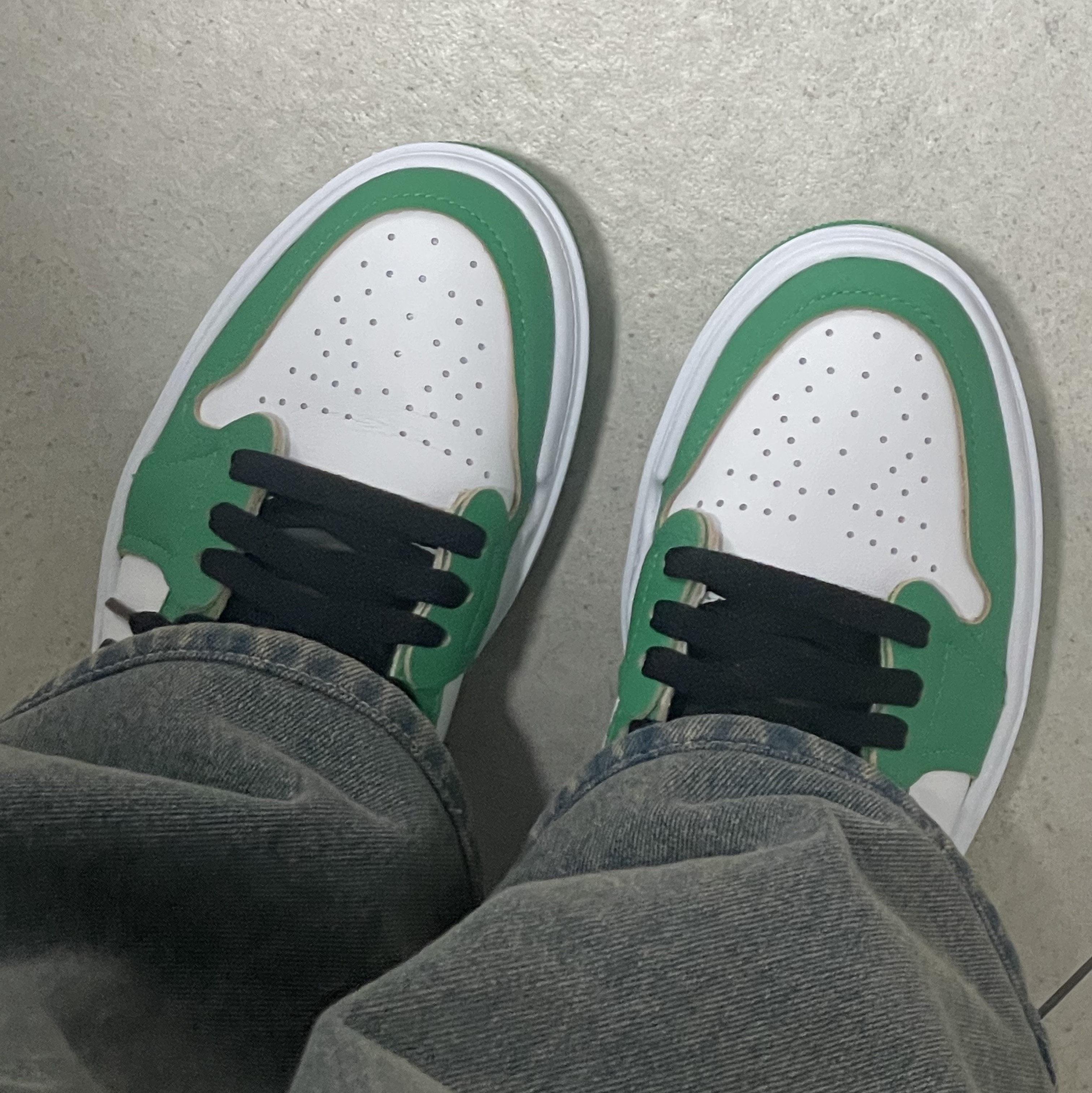 (W) Jordan 1 Elevate Low SE Lucky Green 착용 스타일 - 1