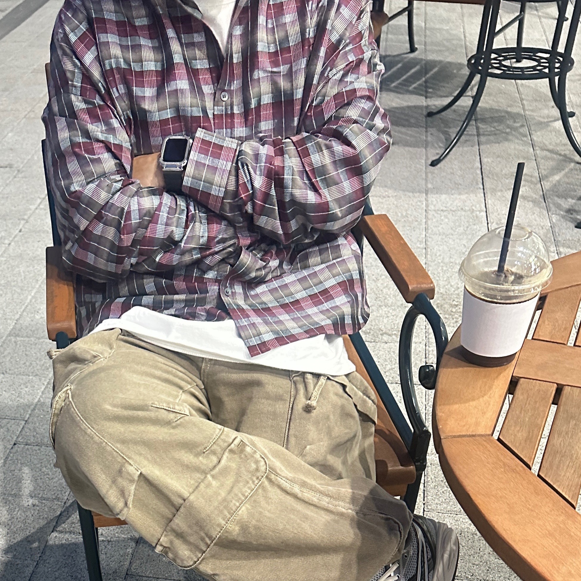 Nonnod Flexible String Check Shirts Wine, Zara Utility Cargo Jeans Dark Sand 착용 스타일 - 1