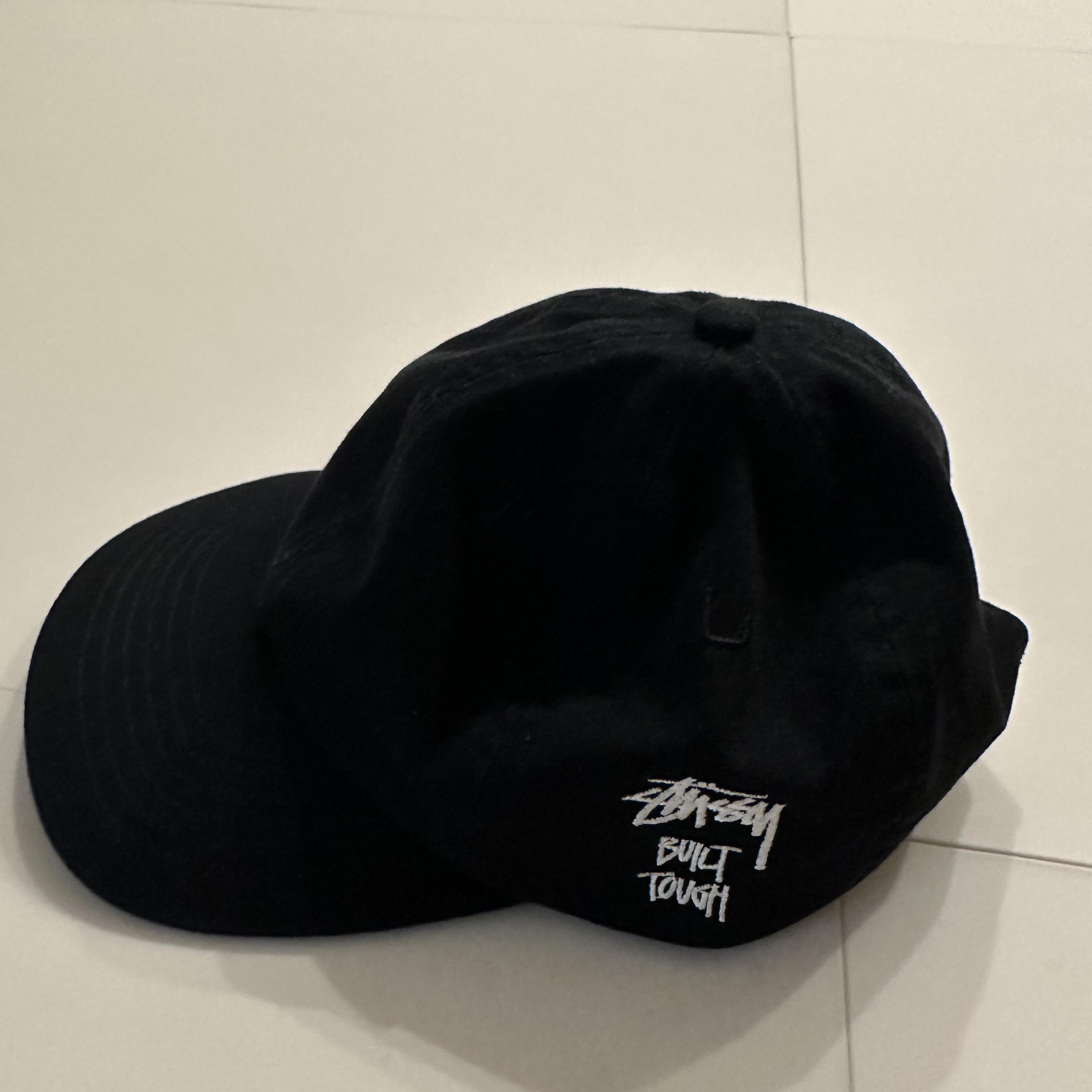 Stussy Built Tough Low Pro Strapback Cap Black 착용 스타일 - 2