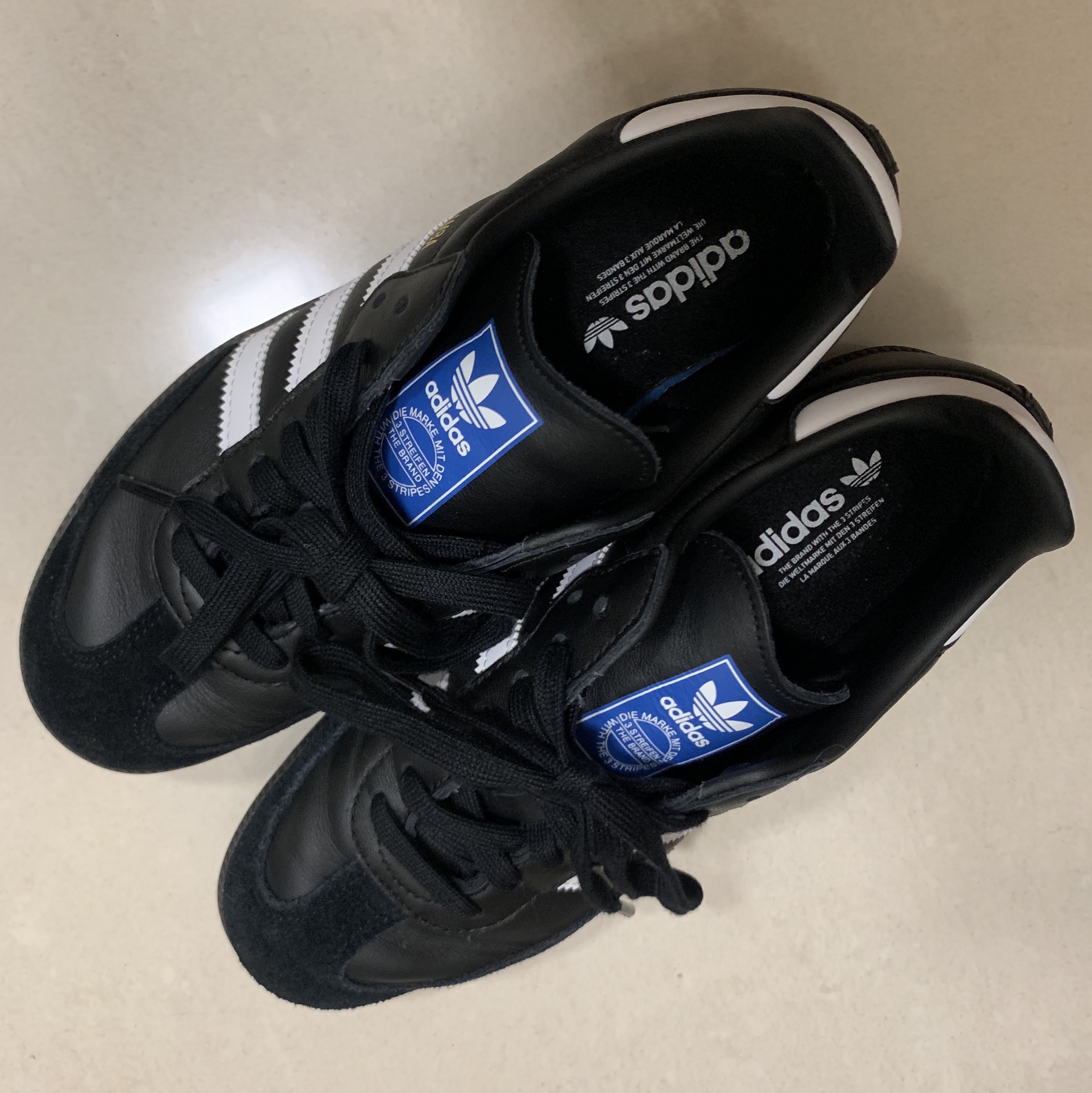 Adidas Samba OG Black White Gum 착용 스타일