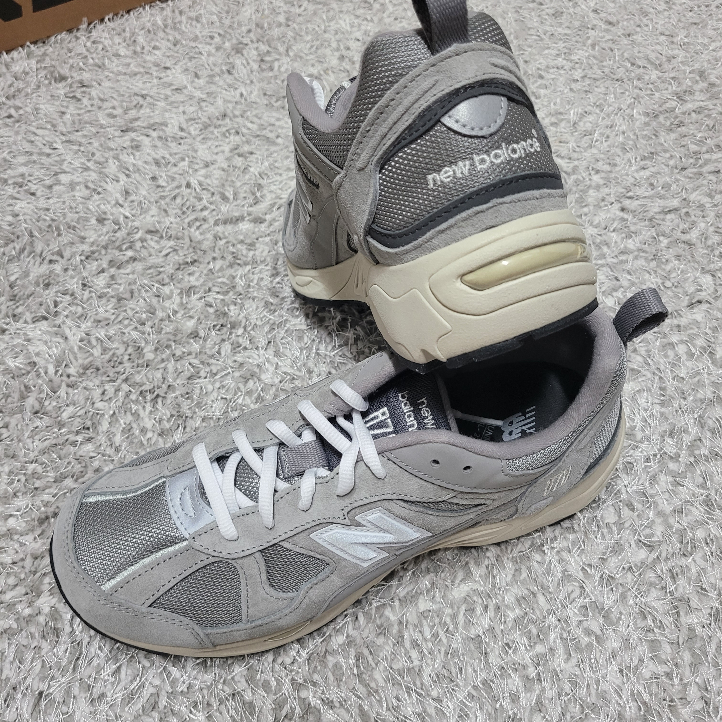 New Balance 878 Gray 착용 스타일 - 2