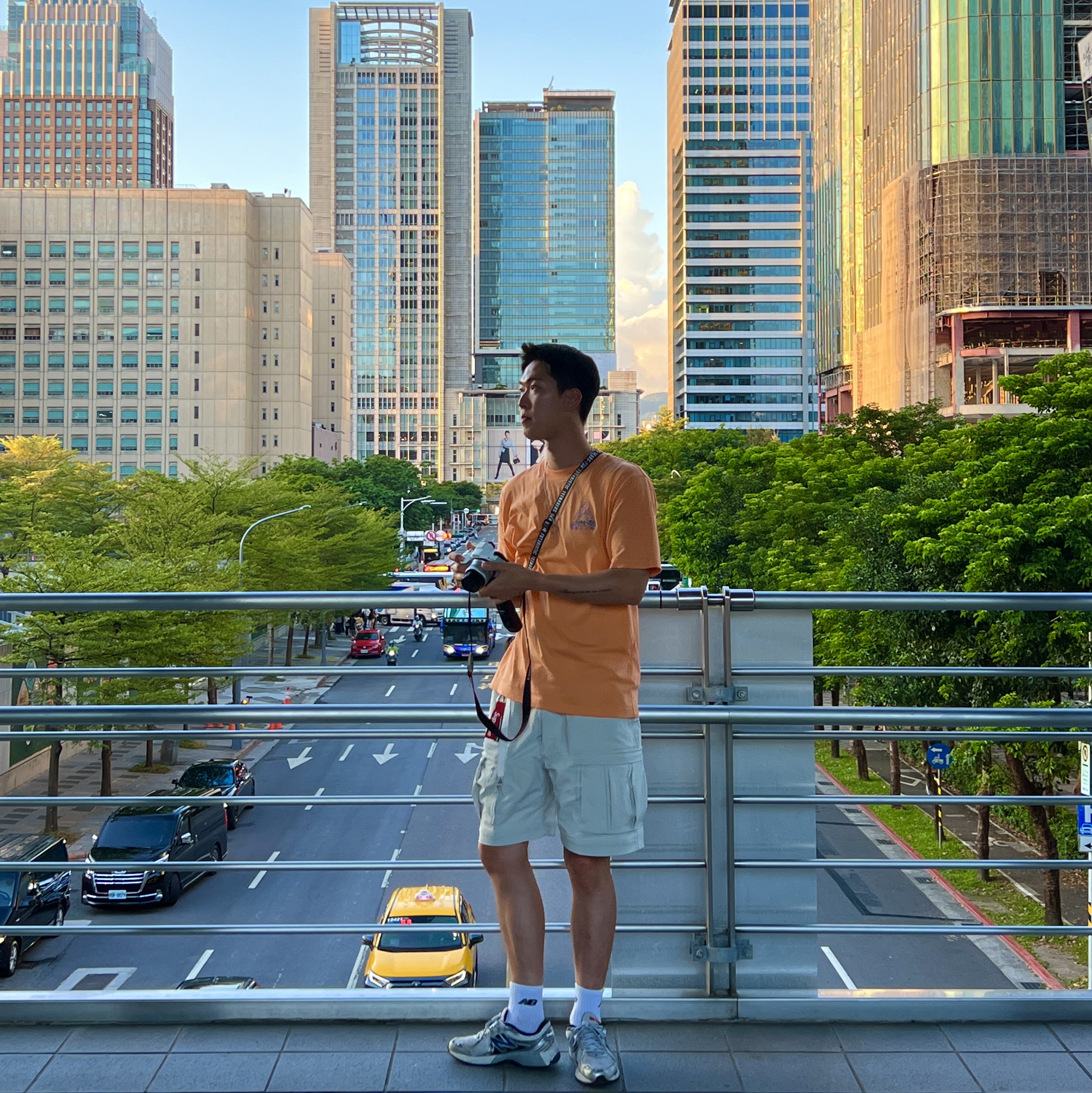 Palace Tri-Sticker Pack T-Shirt Light Orange - 21FW, Nike ACG Smith Summit Cargo Pants Light Bone - US/EU 착용 스타일
