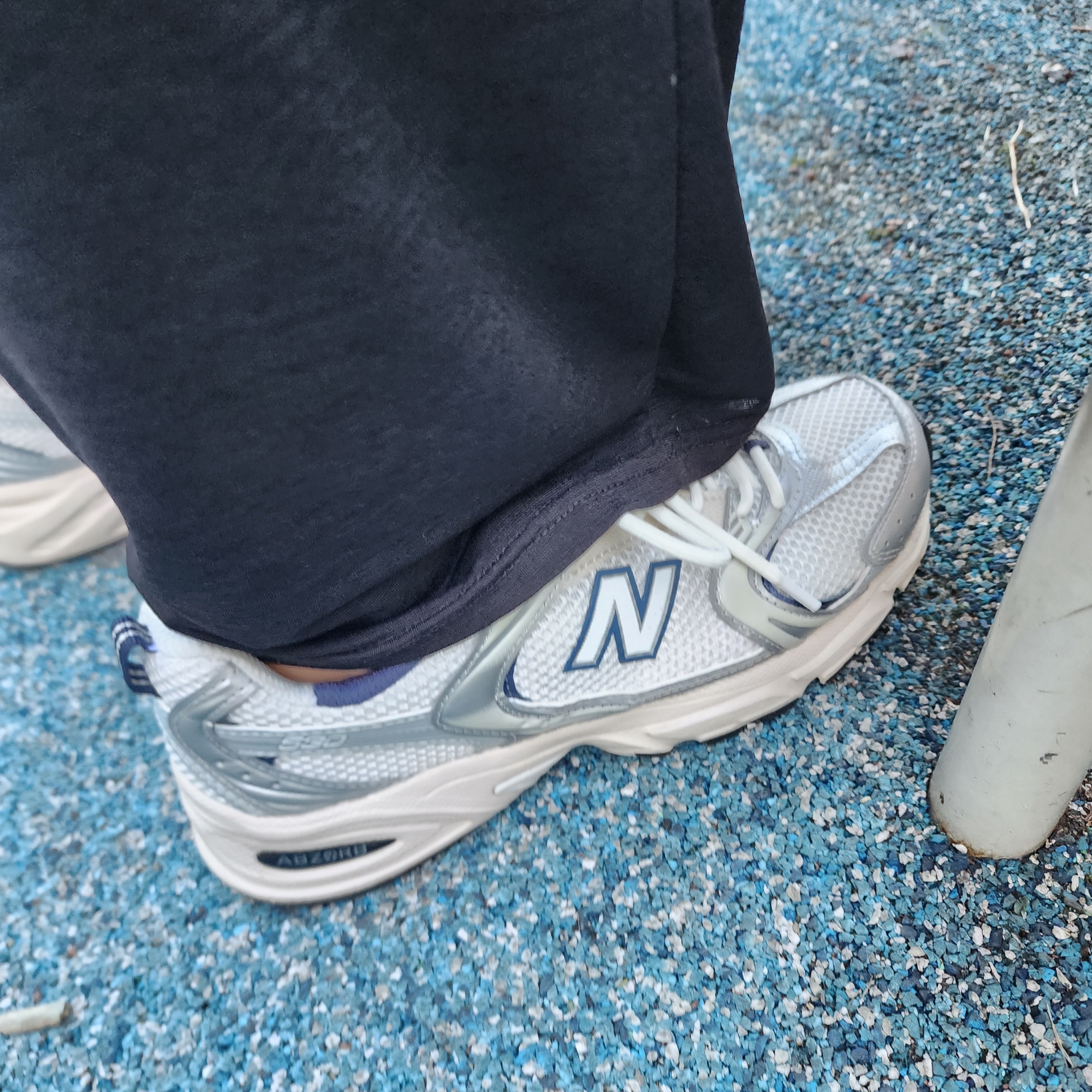 New Balance 530 Steel Grey 착용 스타일