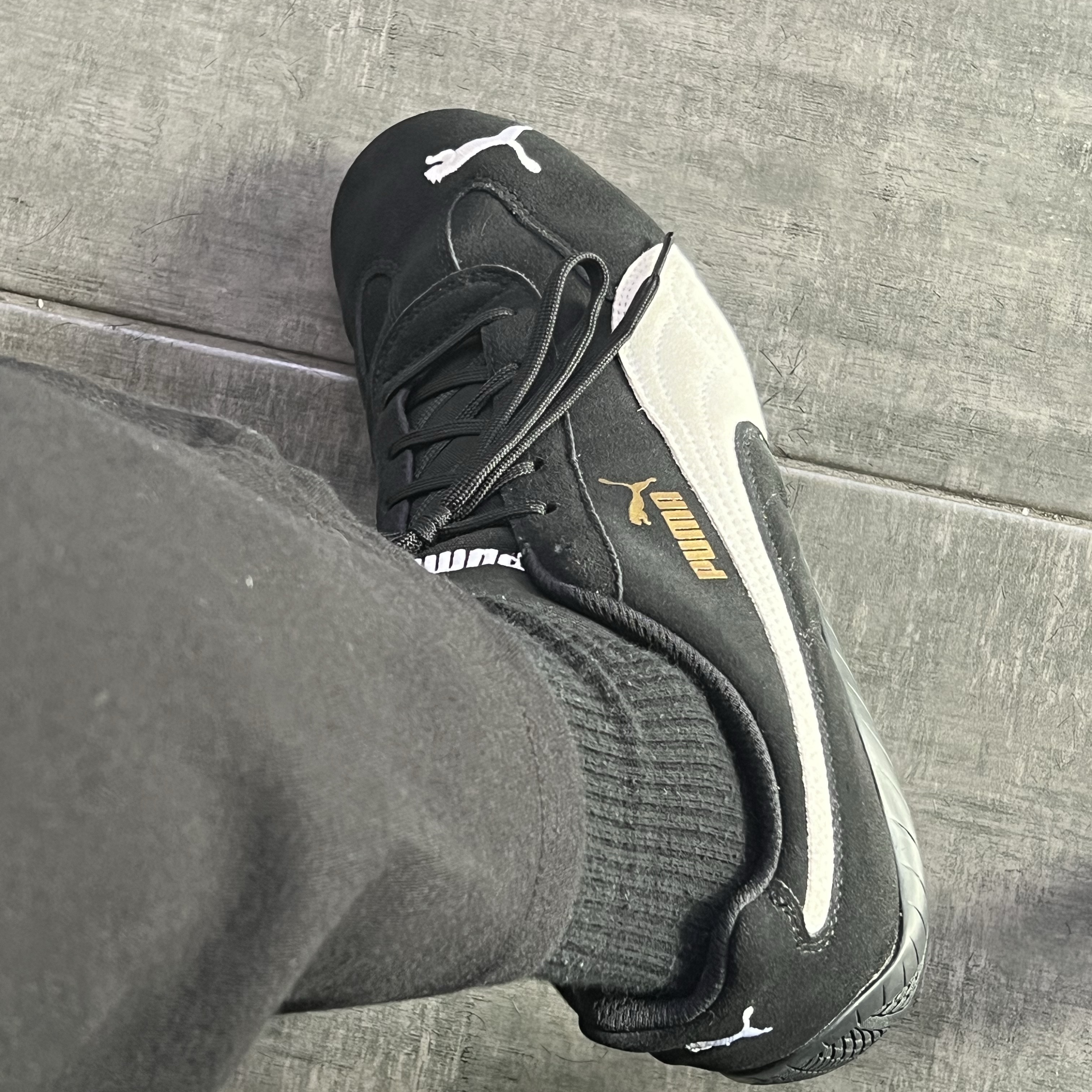 Puma Speedcat LS Black White 착용 스타일 - 2
