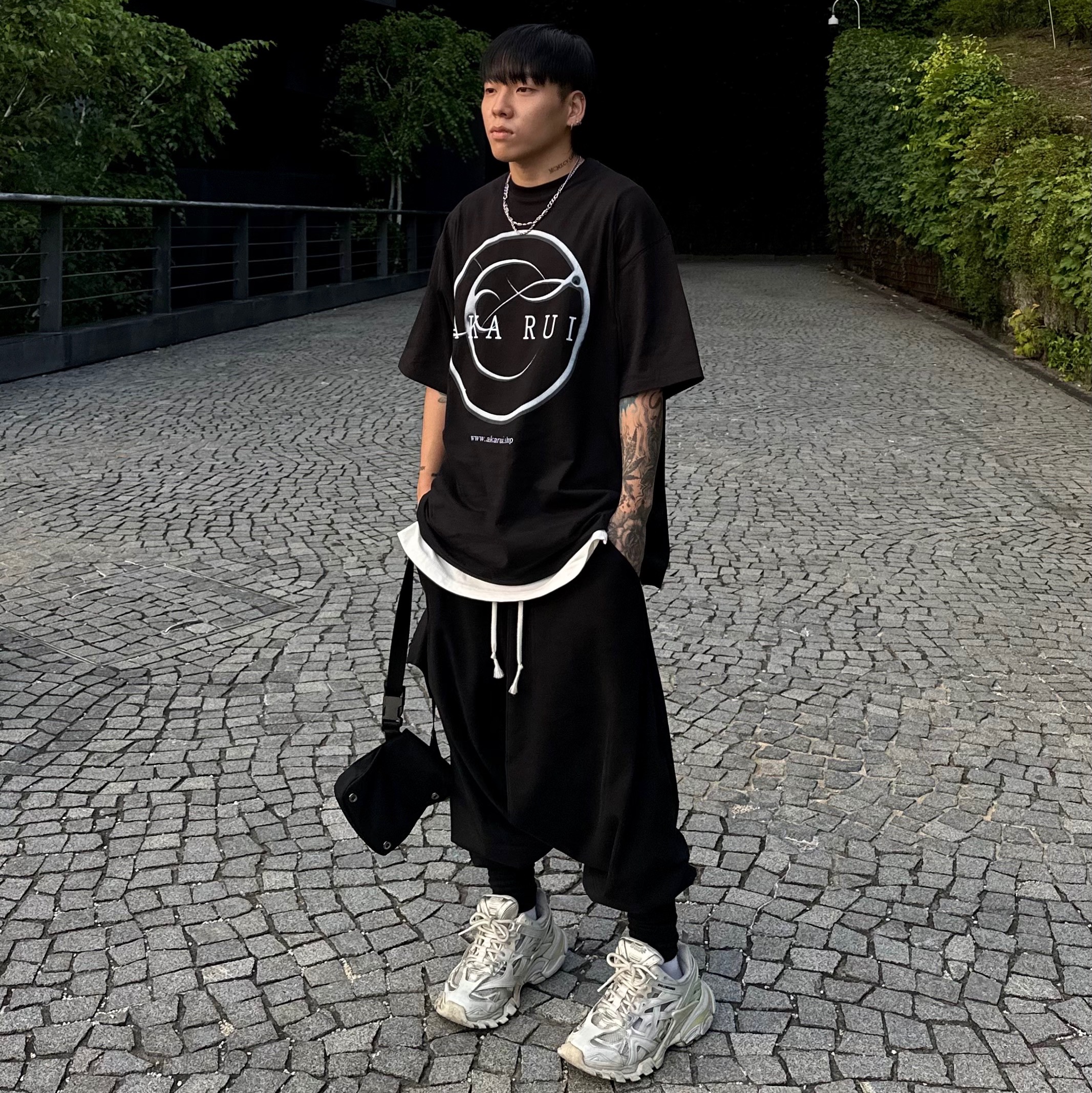 Balenciaga Track.2 Sneakers White 착용 스타일 - 4