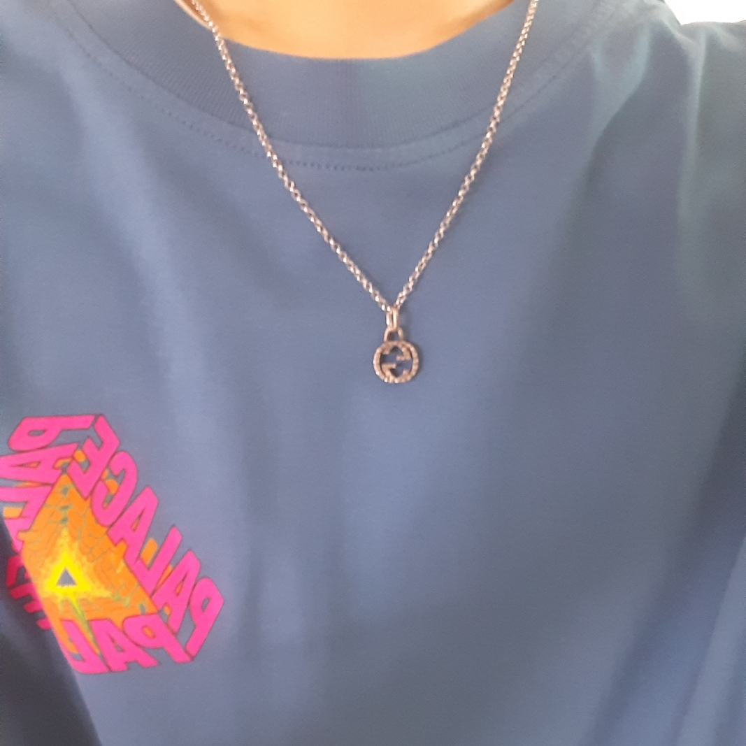 Gucci Interlocking G Pendant Necklace Silver, Palace P3 Bare Times T-Shirt Blue - 22SS 착용 스타일
