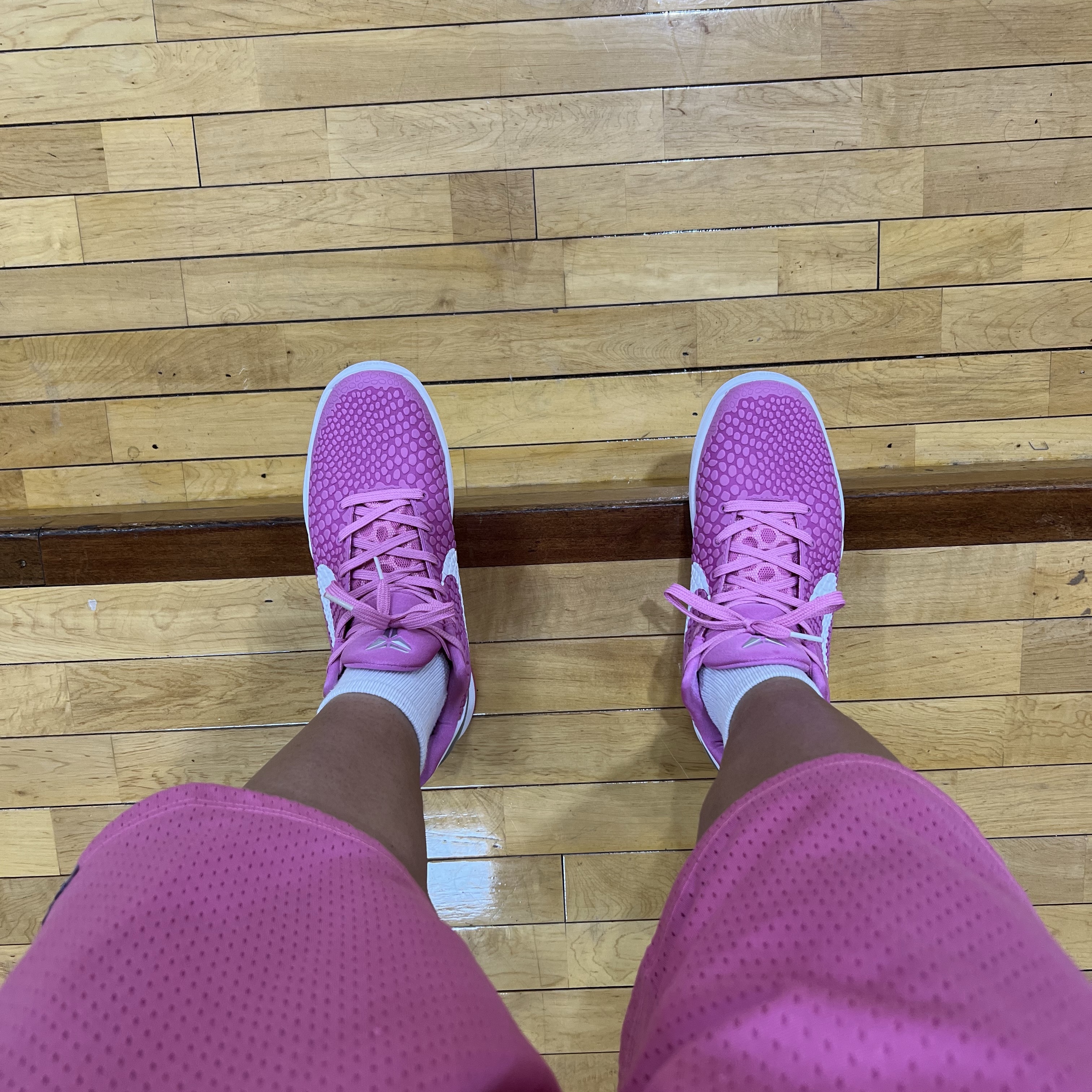 Nike Zoom Kobe VI Kay Yow Think Pink 착용 스타일 - 1