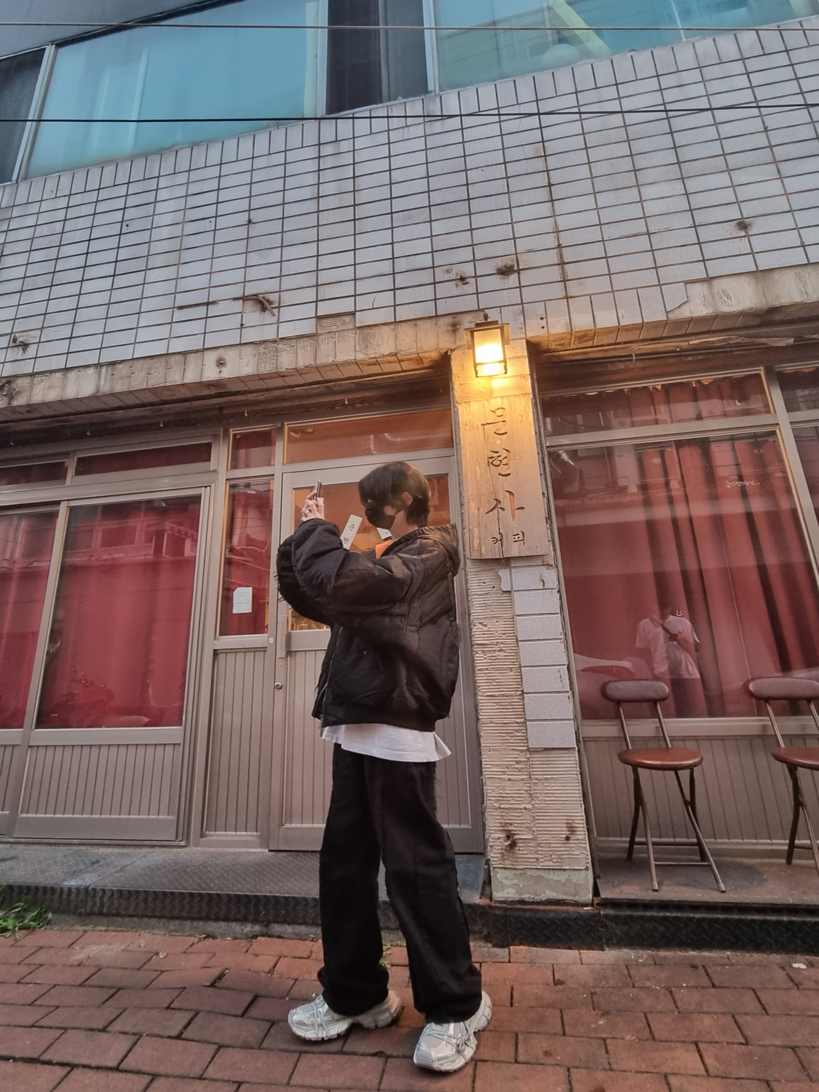 Project G/R Reworked Hooded Bomber Jacket Black, Balenciaga 3XL Sneakers Light Beige 착용 스타일 - 1