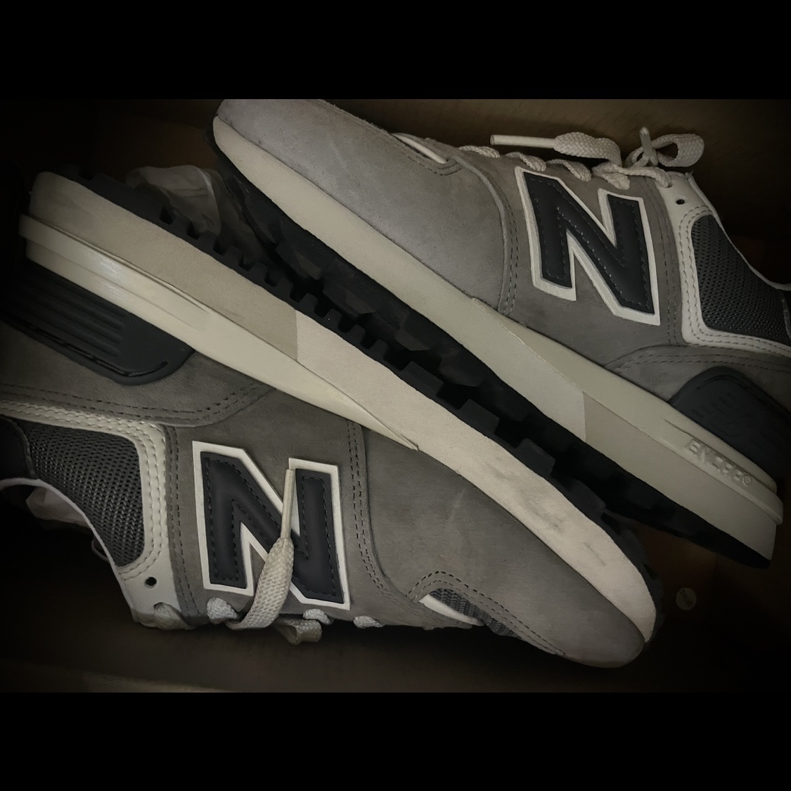 New Balance 574 Legacy Grey 착용 스타일 - 2