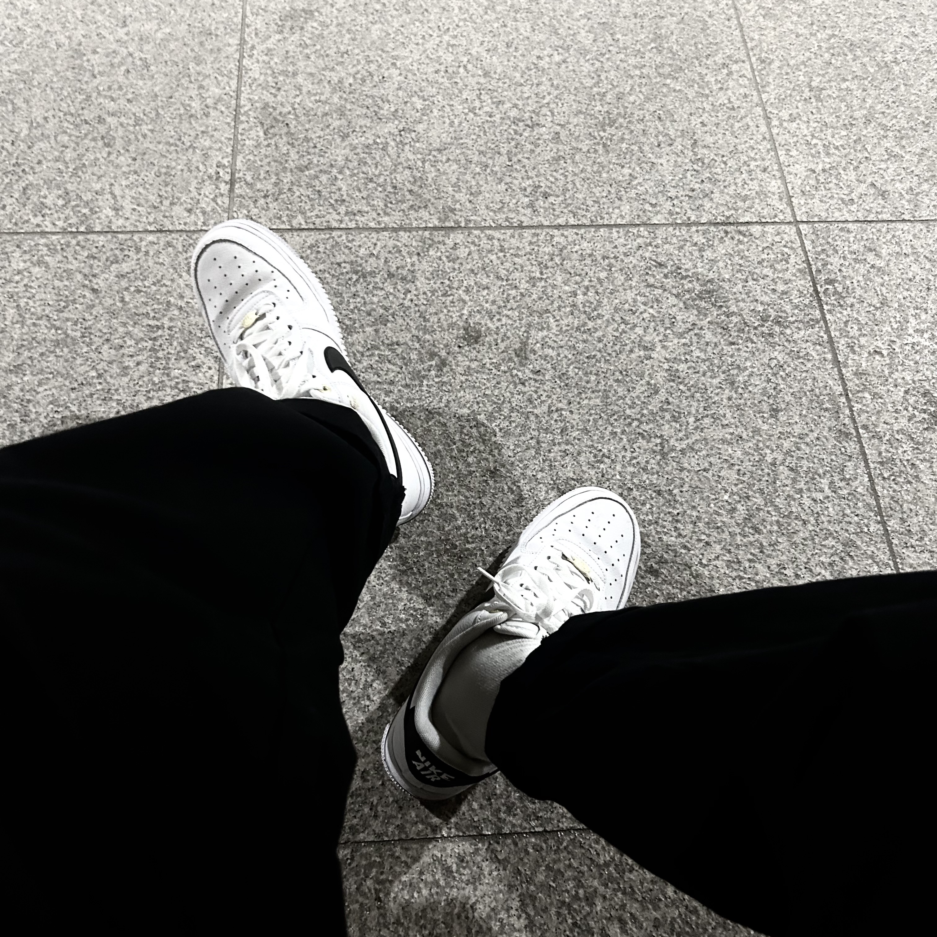 Nike Air Force 1 '07 LV8 40th Anniversary Join Forces White Black 착용 스타일