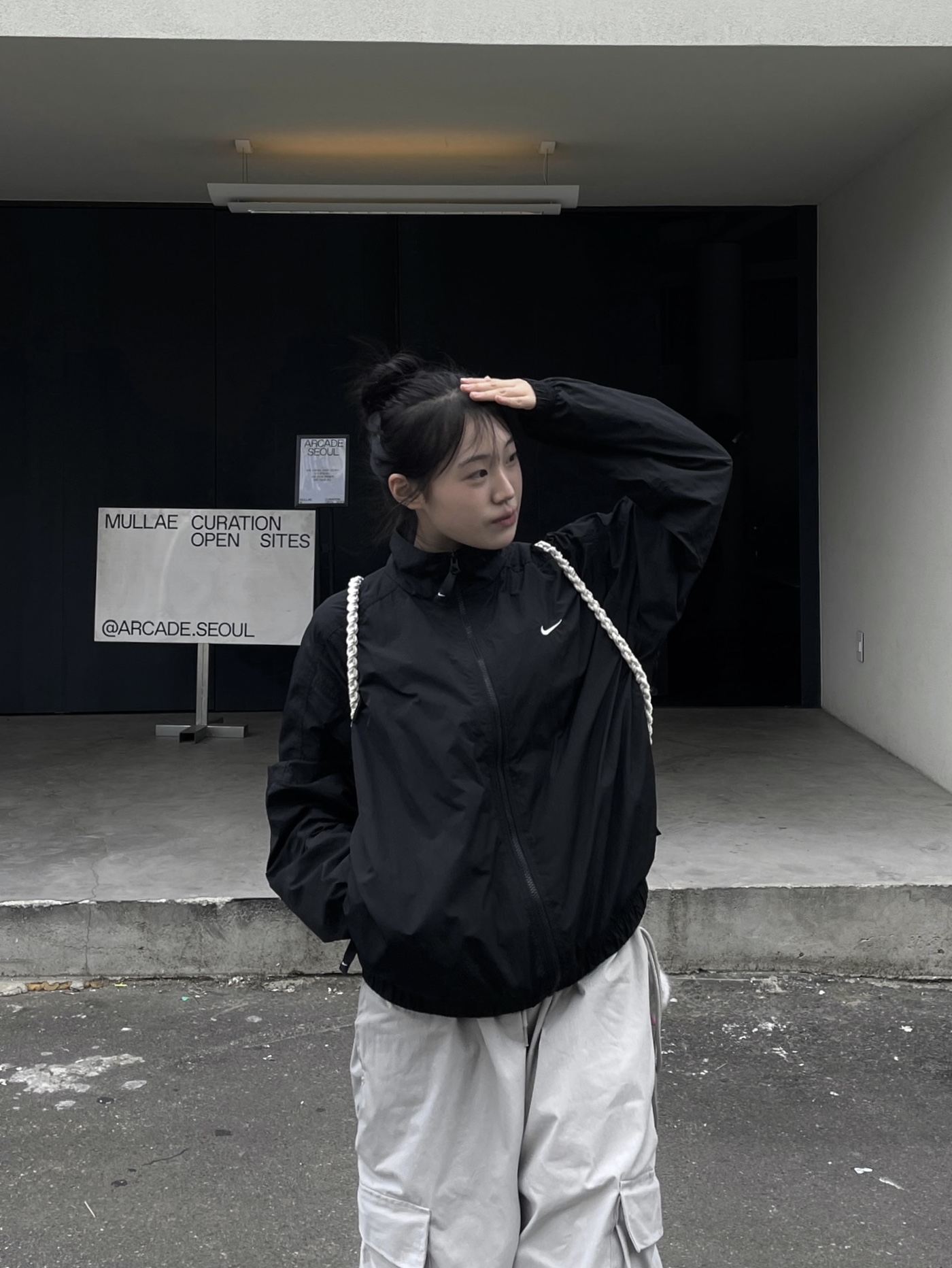 Adidas Superstar Core Black White, Nike NRG Solo Swoosh Woven Track Jacket Black - Asia 착용 스타일 - 4
