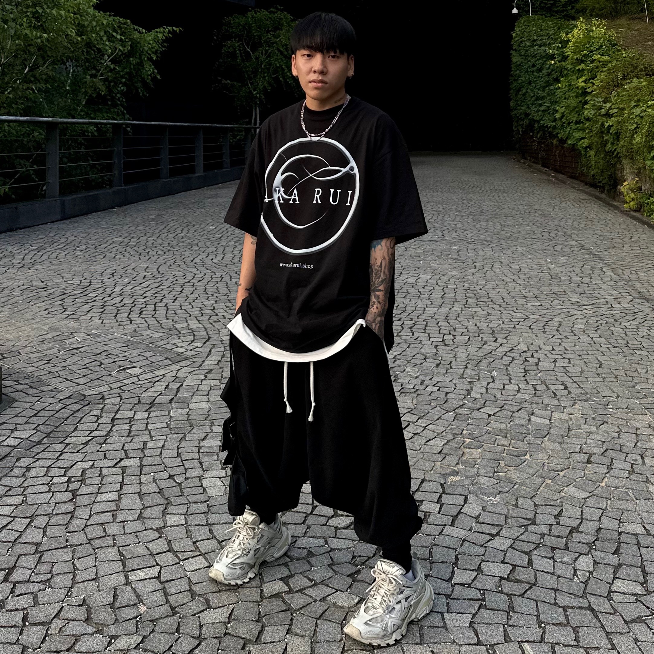 Balenciaga Track.2 Sneakers White 착용 스타일 - 2