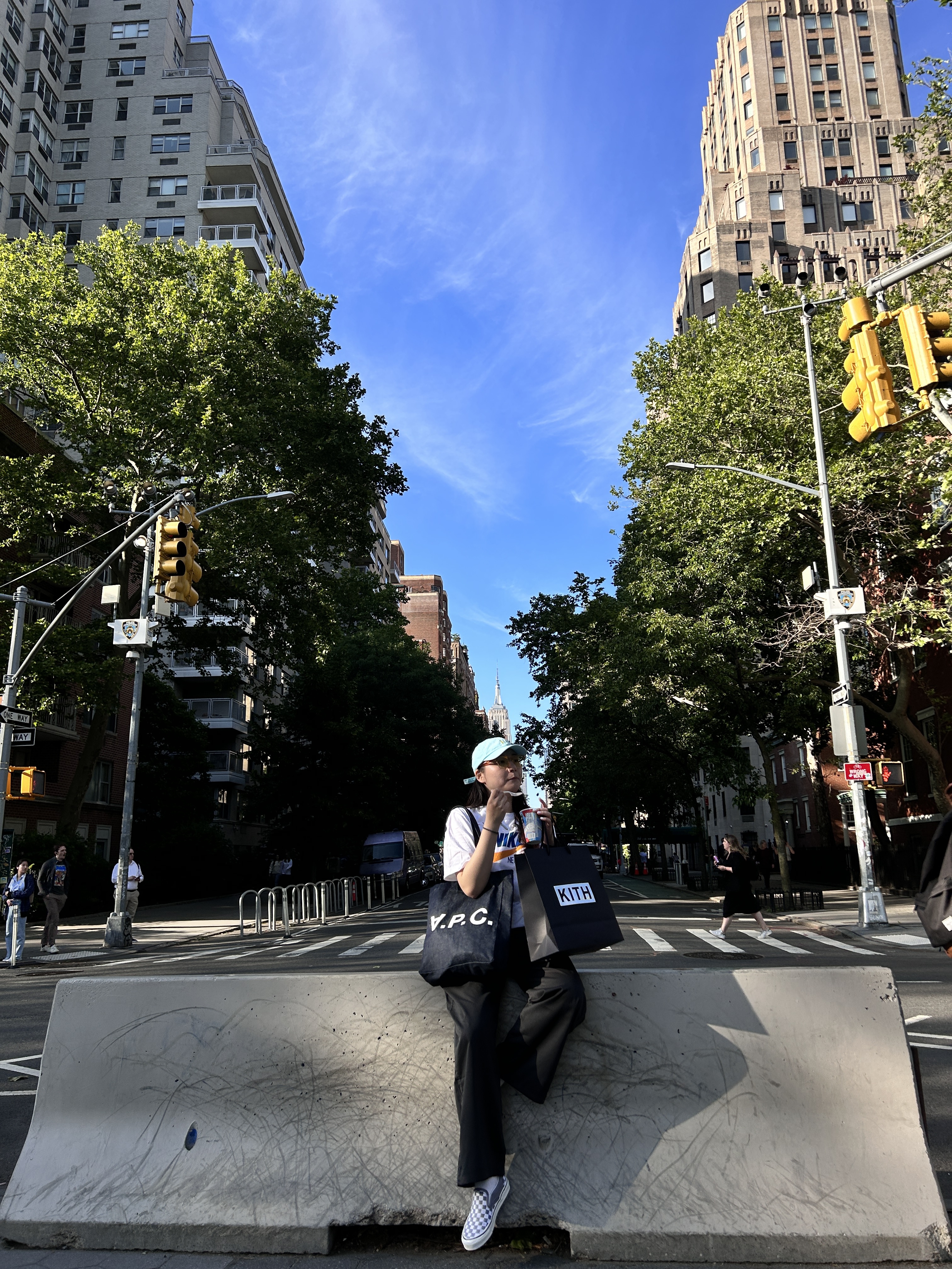 Nike NSW New York Futura T-Shirt White, Vans Classic Slip-on 98 DX Checkerboard Tradewinds 착용 스타일 - 4