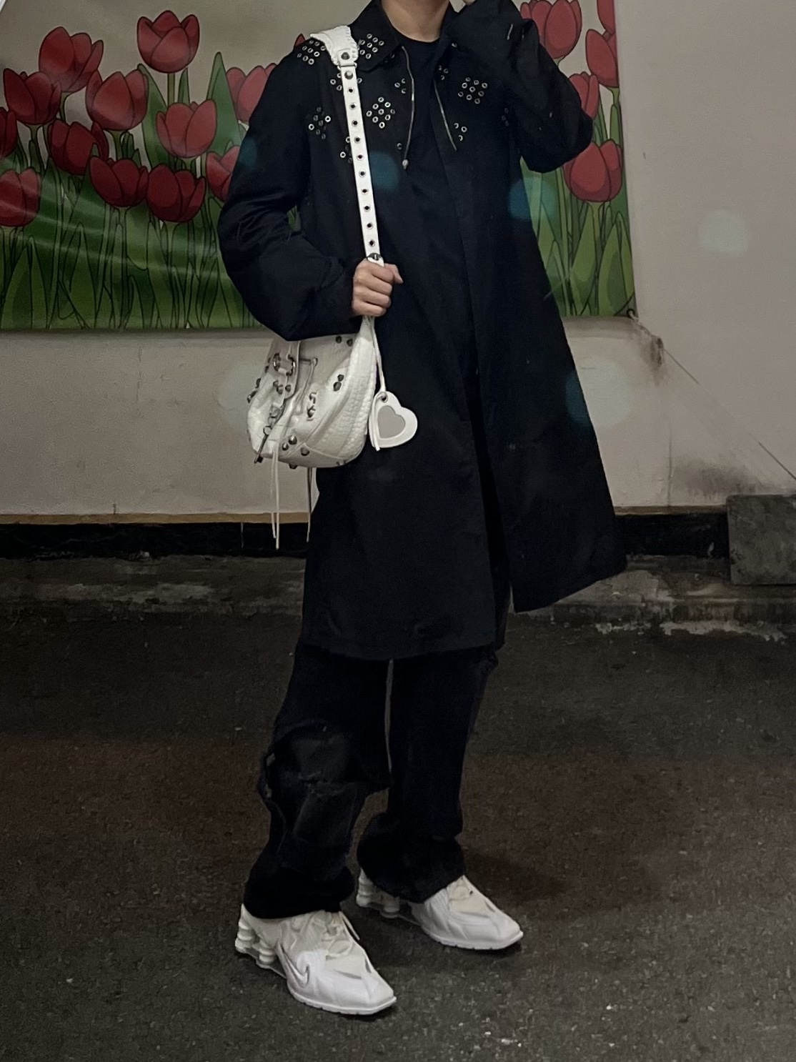 Nike x Martine Rose Shox MR4 Black, Nike x Martine Rose Shox MR4 White 착용 스타일 - 2