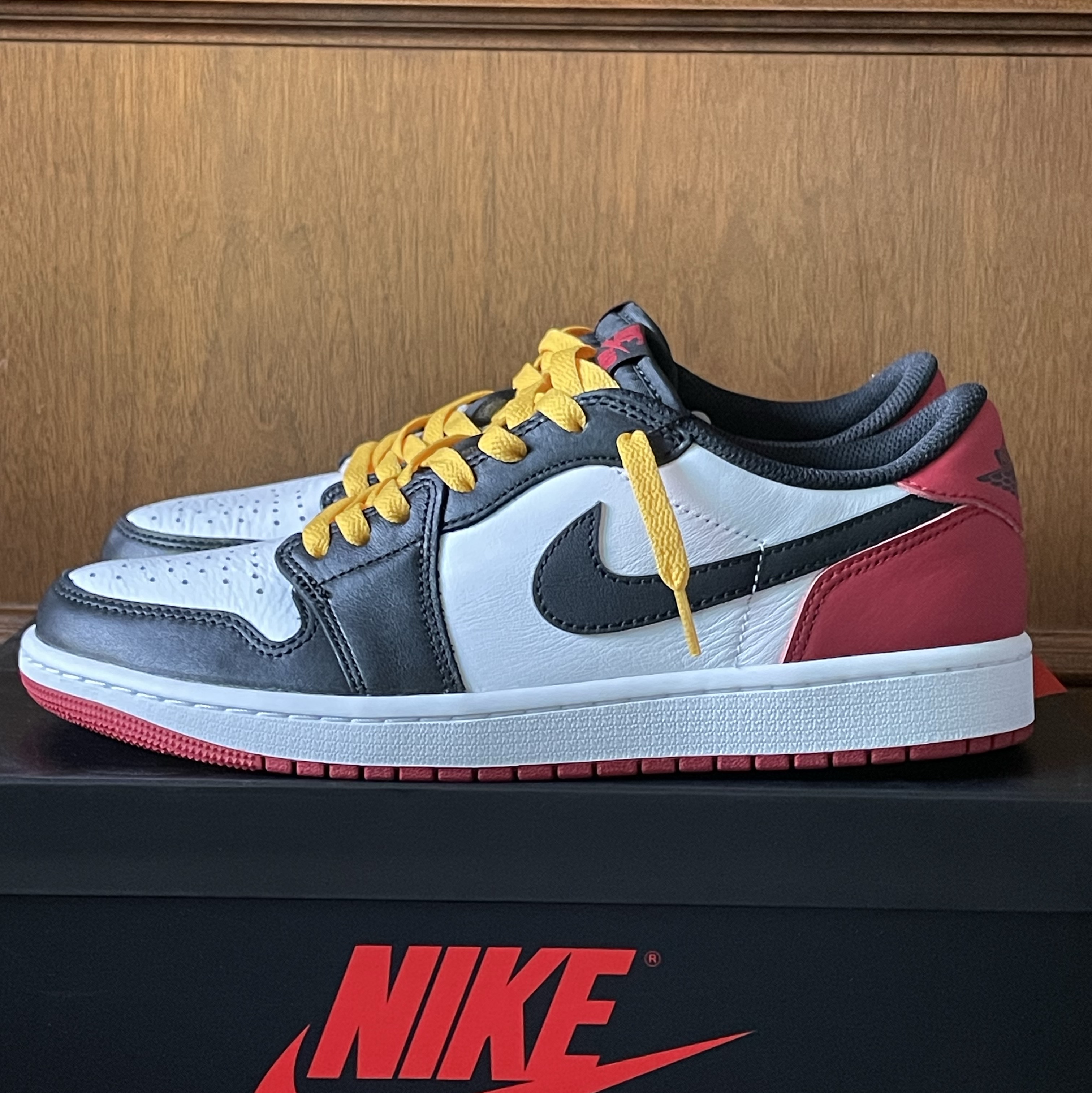 Jordan 1 Retro Low OG Black Toe 착용 스타일 - 1